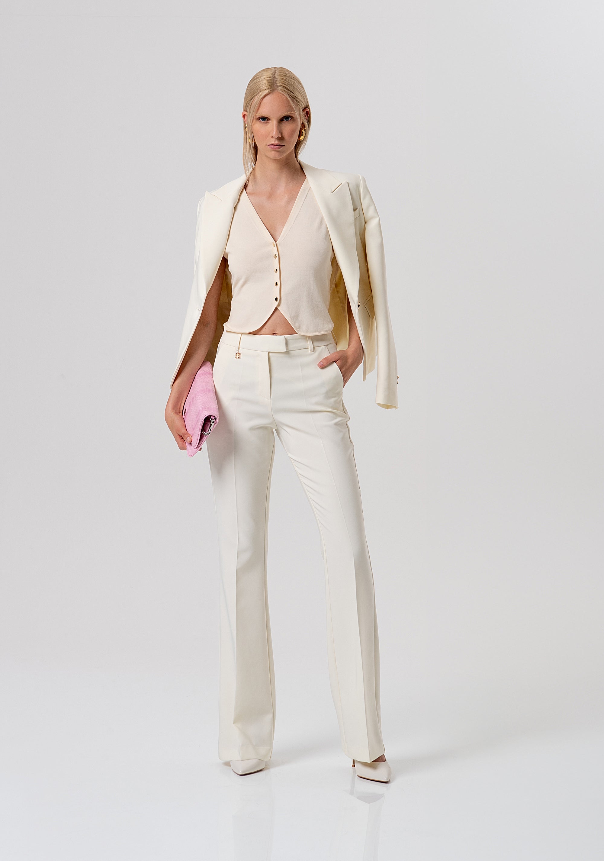 Pantaloni Sartoriali Flare con Dettaglio Logo Metallico