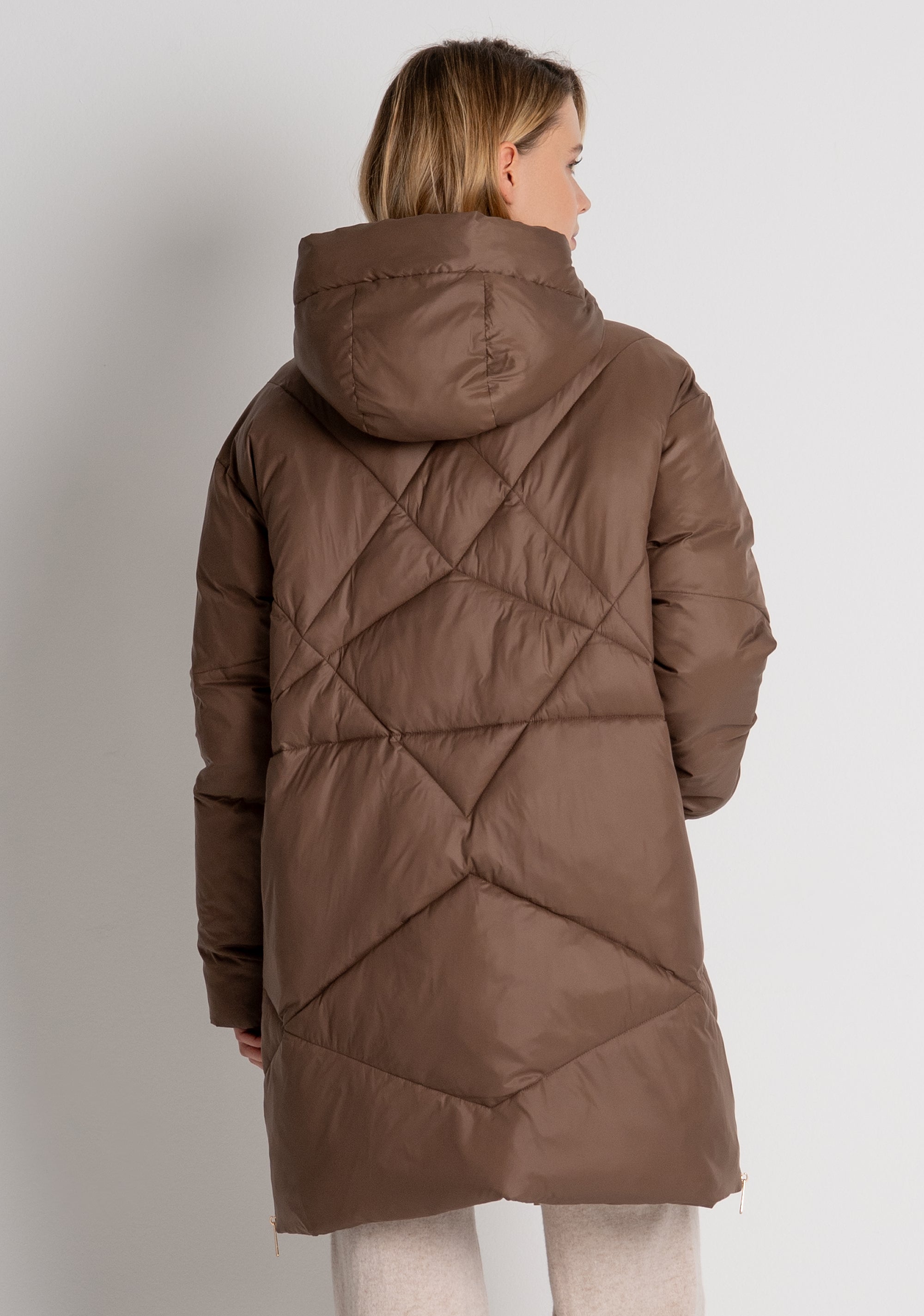 Piumino regular con cappuccio FR26WC3017O46401 FRACOMINA
