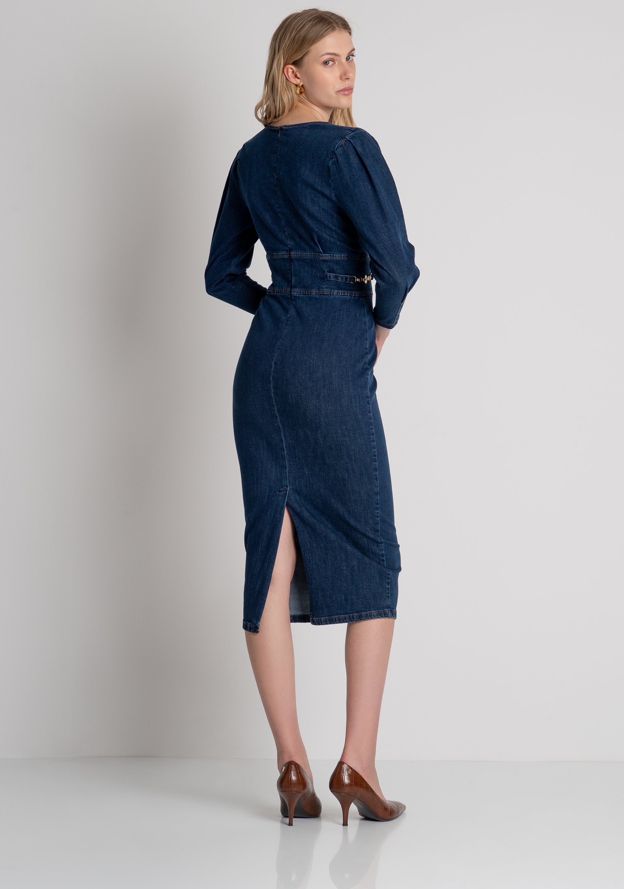 Abito slim midi in denim con lavaggio medio FRACOMINA — immagine 4 di 6