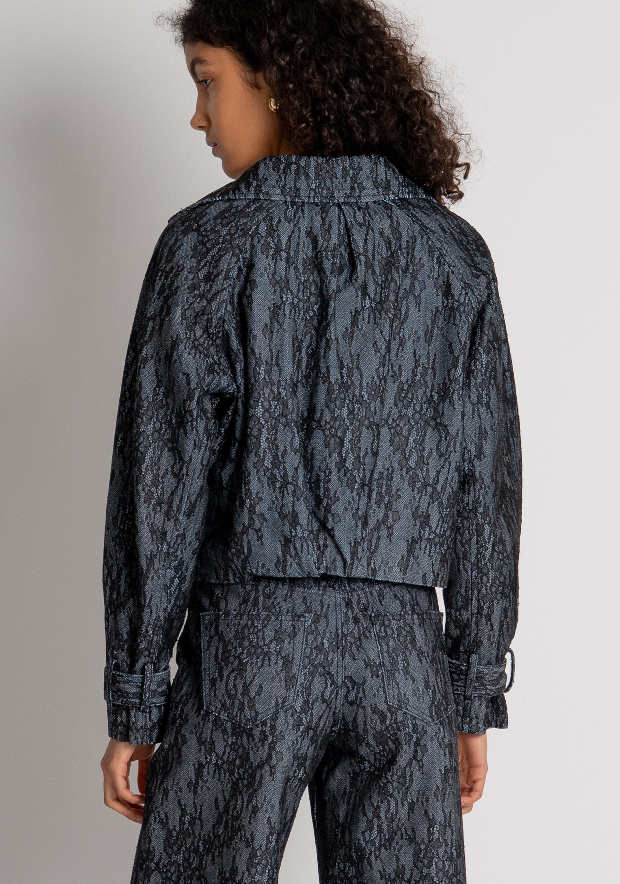 Giacca cropped in denim e pizzo con lavaggio raw FR26WJ4015D419G1 FRACOMINA