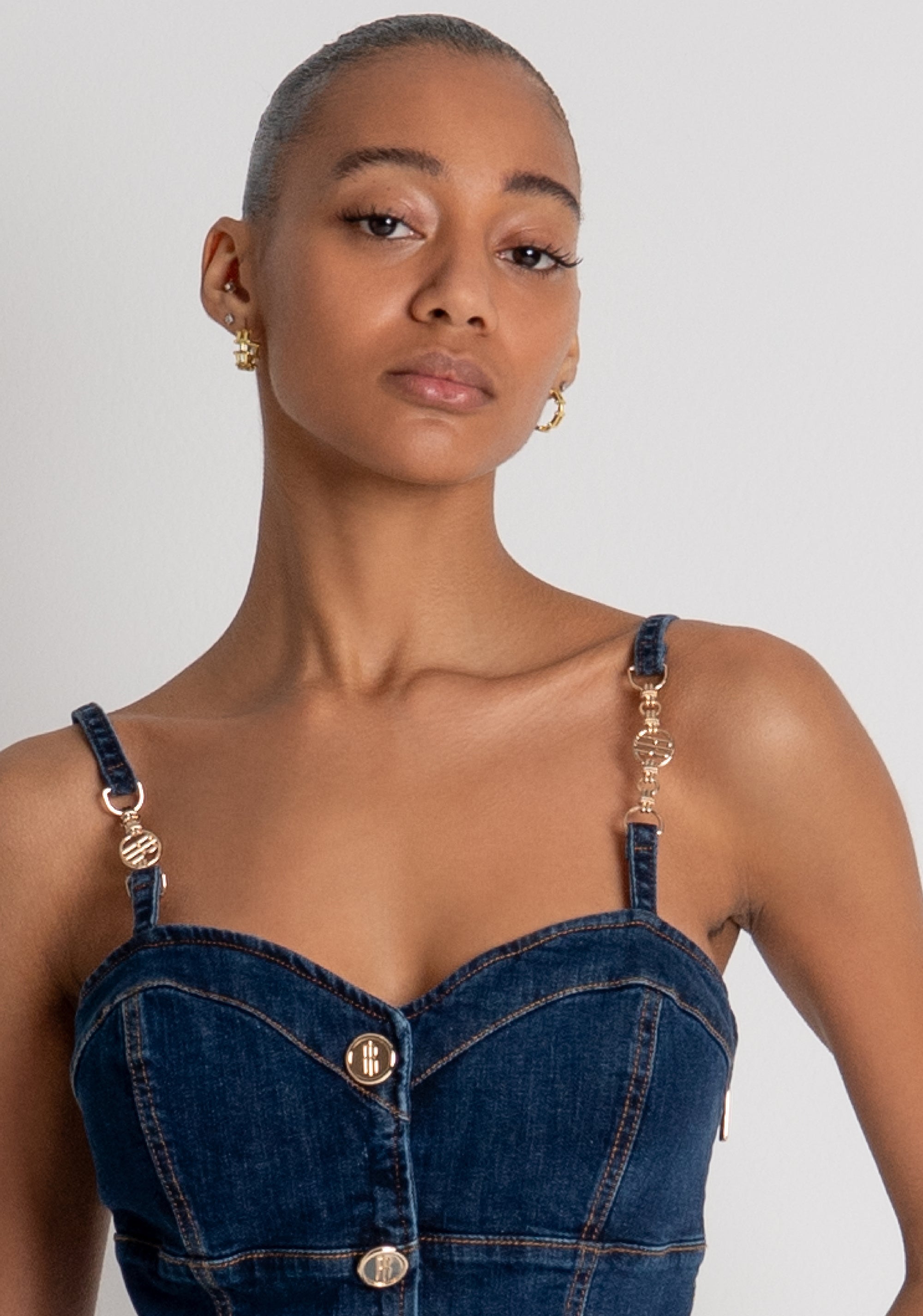 Bustier slim cropped in denim con lavaggio medio FR26WJ5014D47602 FRACOMINA