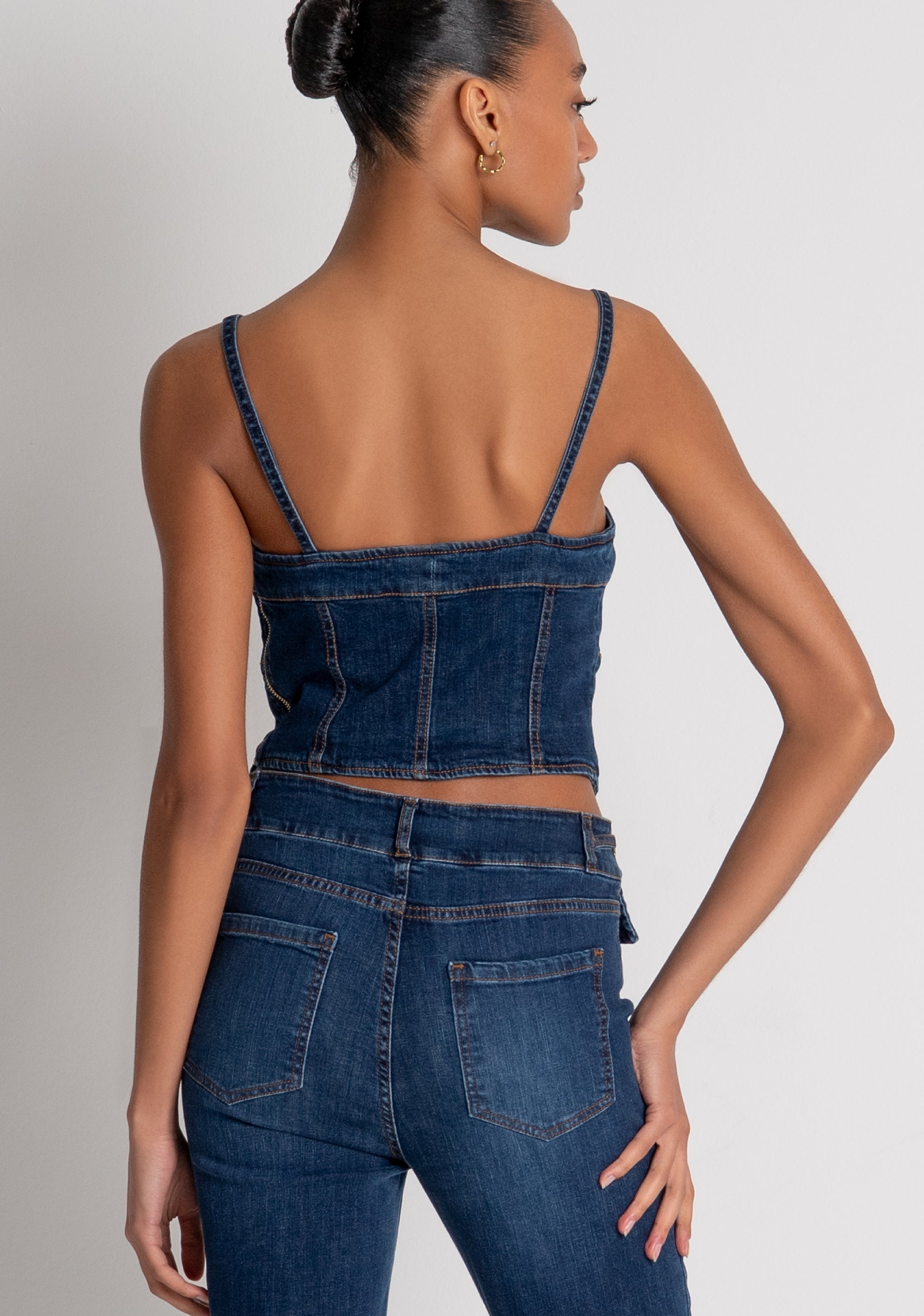 Bustier slim cropped in denim con lavaggio medio FR26WJ5014D47602 FRACOMINA
