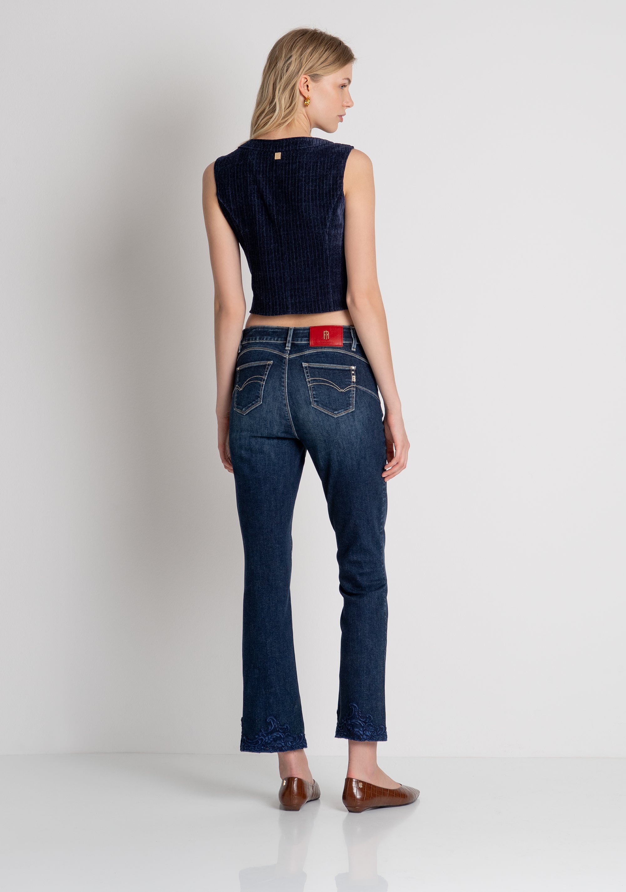 Jeans cropped effetto push-up in denim con lavaggio medio  FR26WV8030D460G1 FRACOMINA