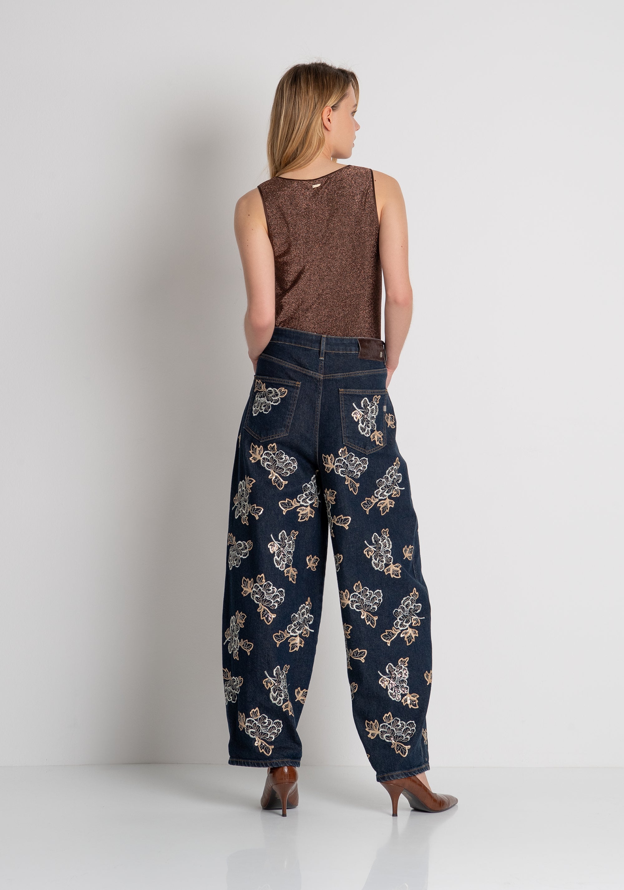 Jeans carrot balloon fit in denim con con lavaggio rince FR26WVD006D419E5 FRACOMINA