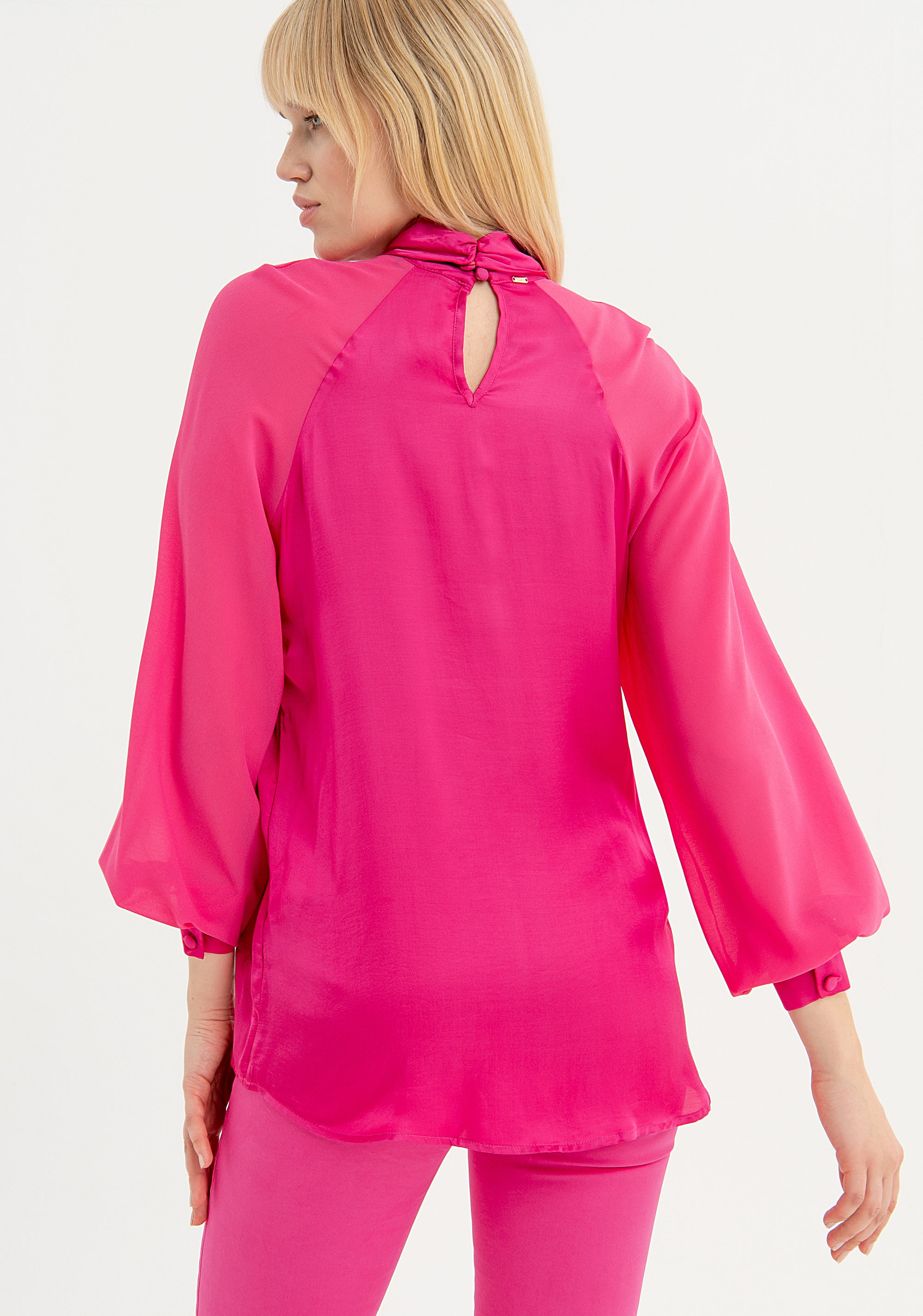 Blusa ampia in raso