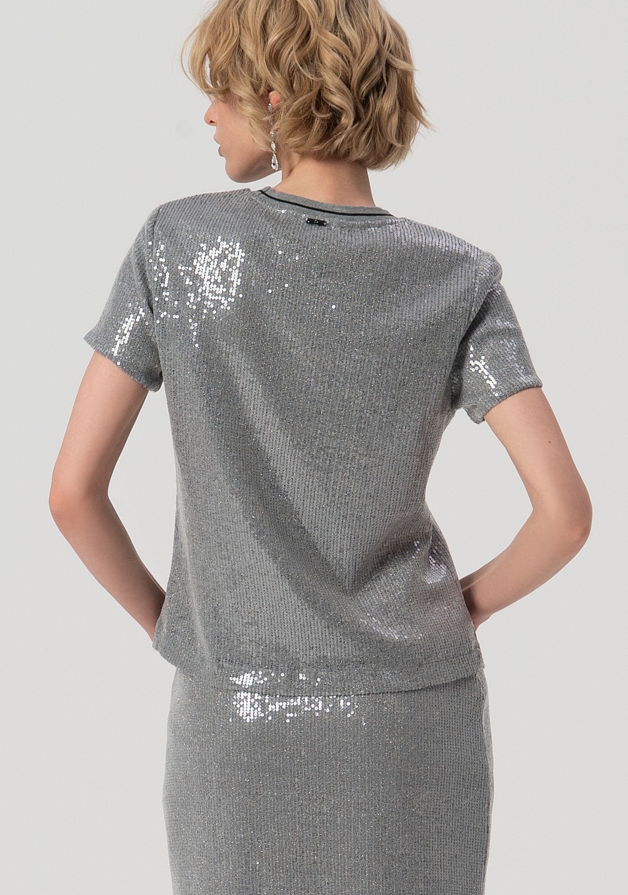 Blusa regular con paillettes FS25WT1001W53601-156 Fracomina