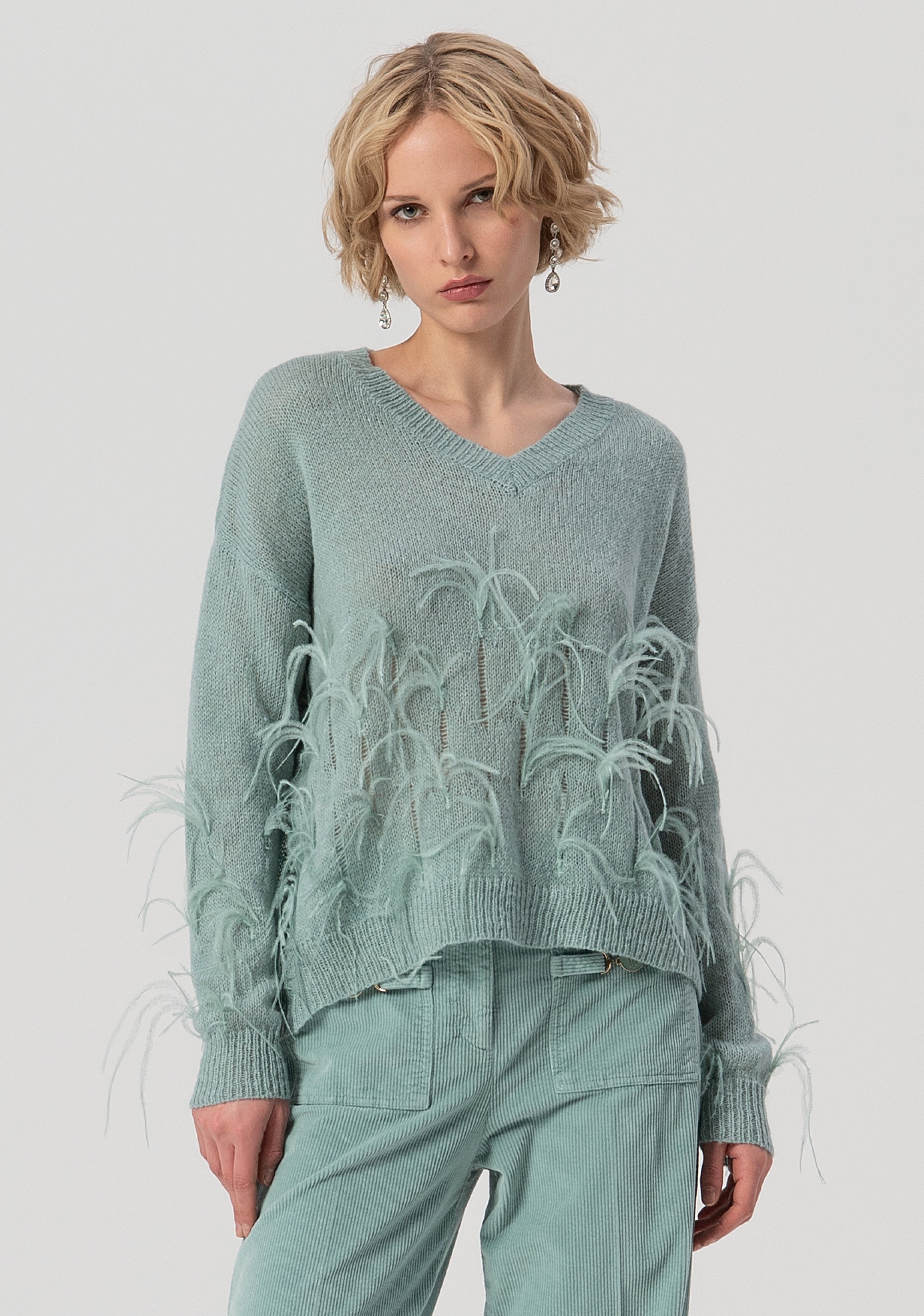 Maglia over con piume applicate FS25WT7011K50501-806 Fracomina