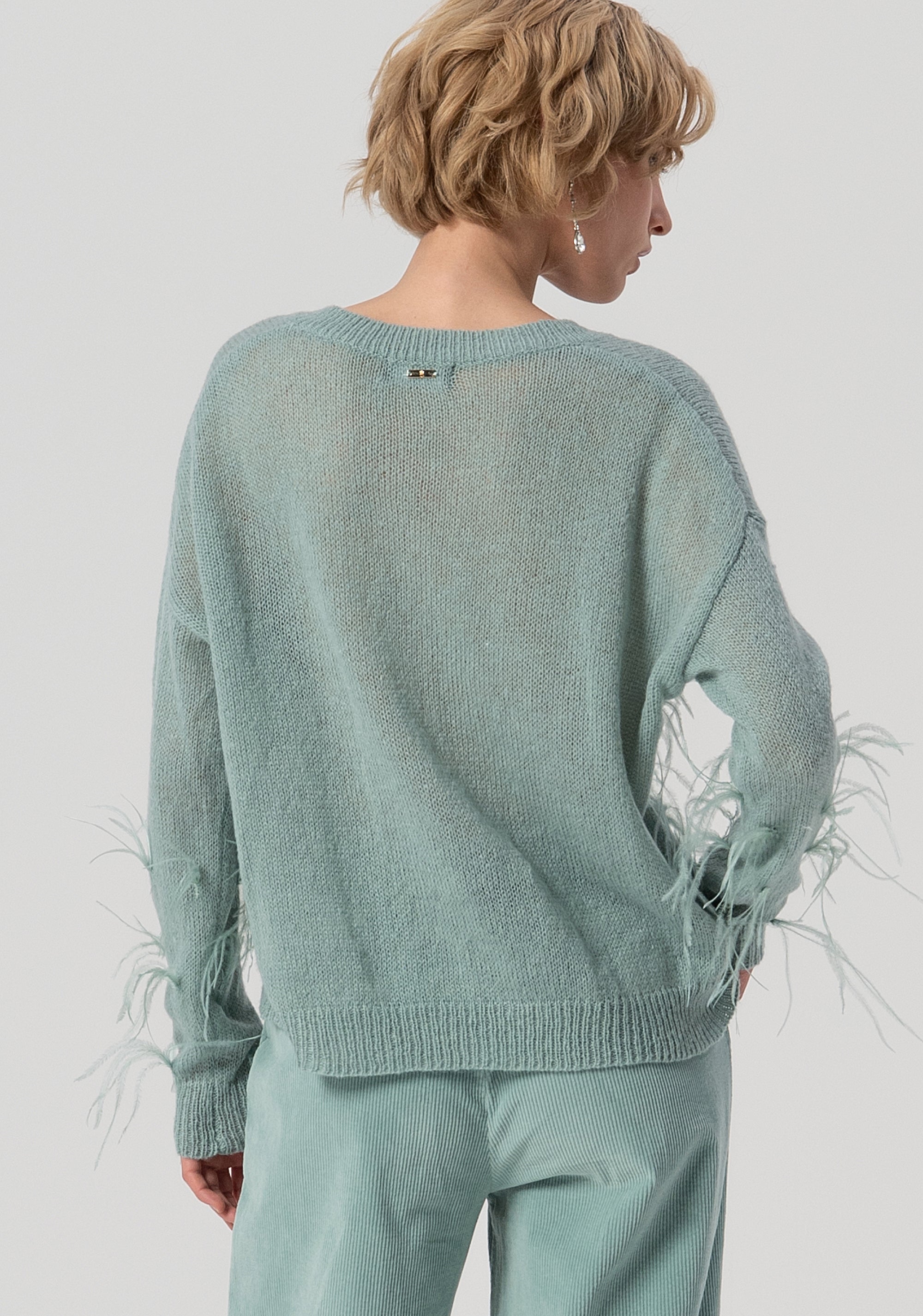 Maglia over con piume applicate FS25WT7011K50501-806 Fracomina