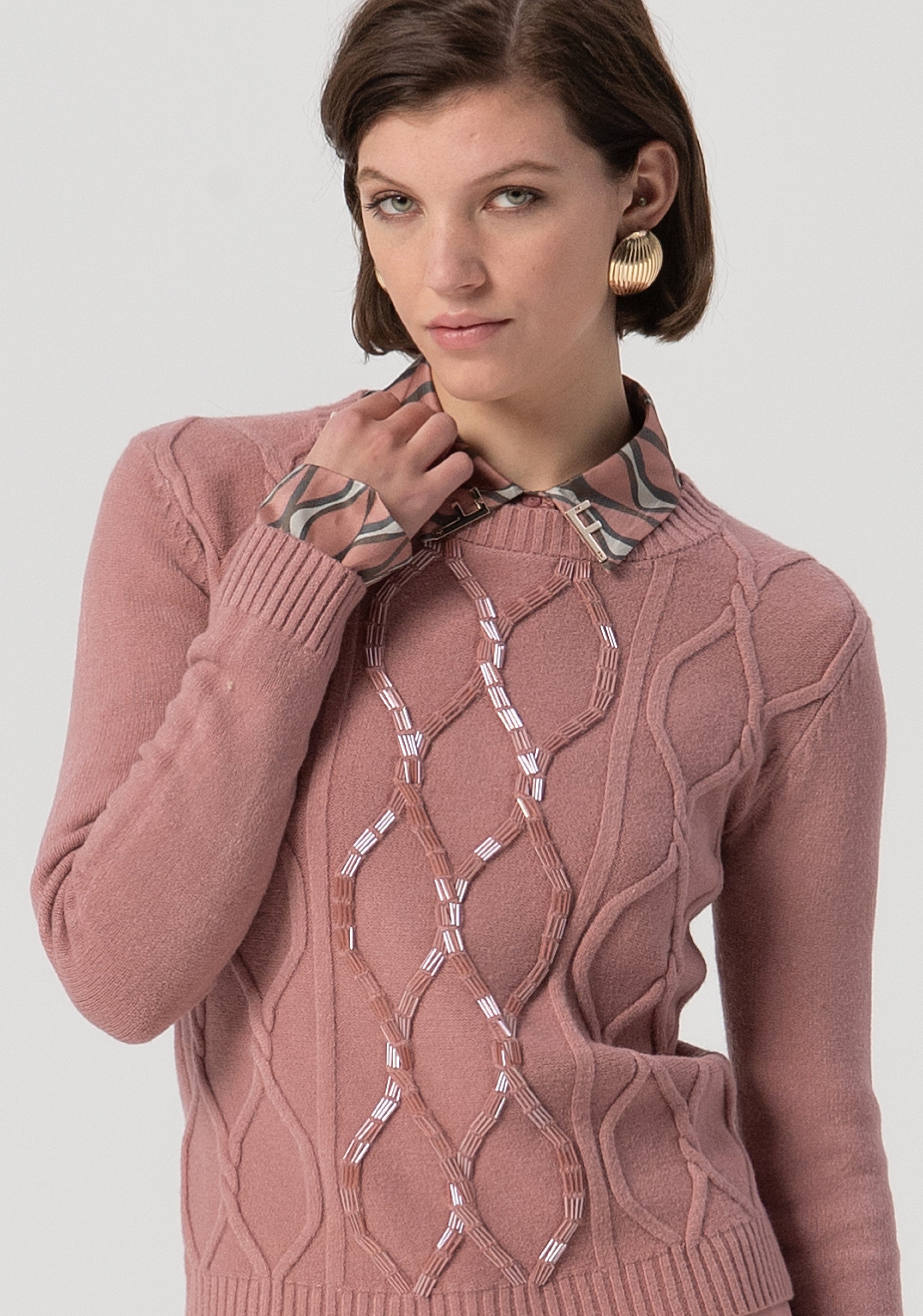 Maglia slim con punto treccia e baguette applicate FS25WT7012K50201-238 Fracomina