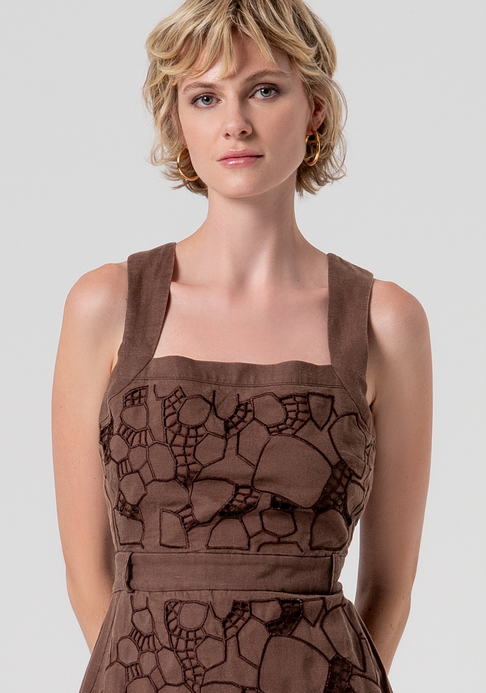 Abito senza maniche a tubino midi in tessuto ricamato FS26SD1012W826E5-091 Fracomina