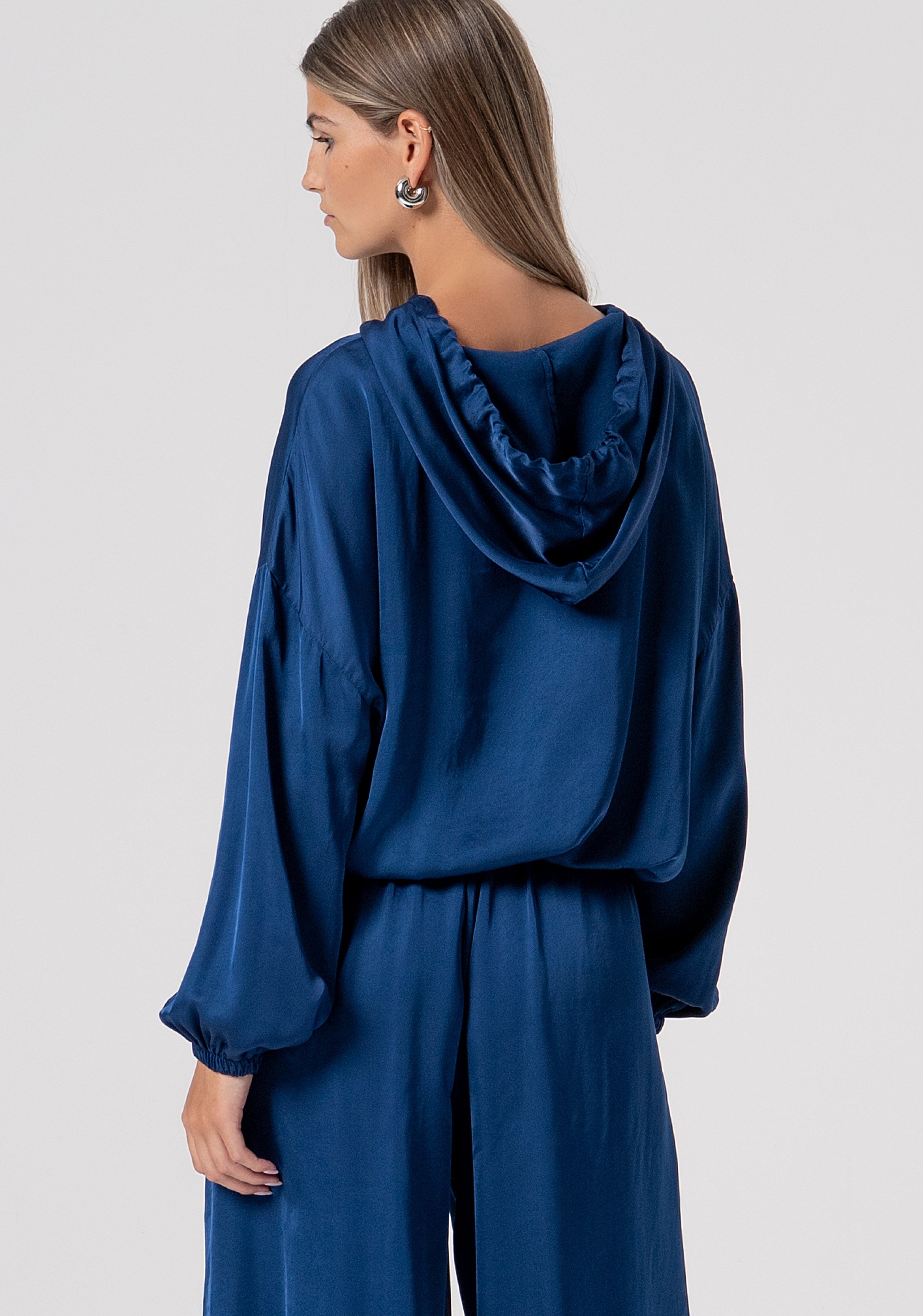 Blusa regular con cappuccio in raso FS26ST1003W41301-064 Fracomina