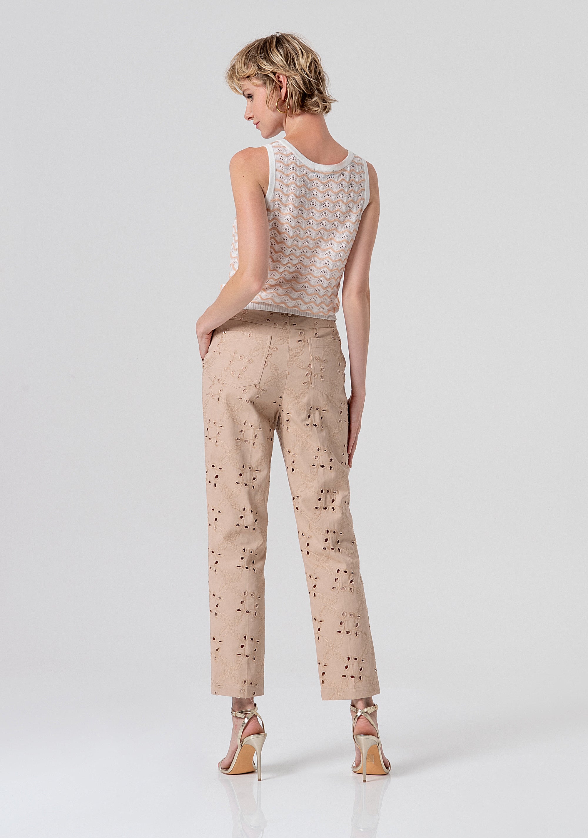 Pantalone regular modello chino in pizzo San Gallo FS26SV2002W825V8-050 Fracomina