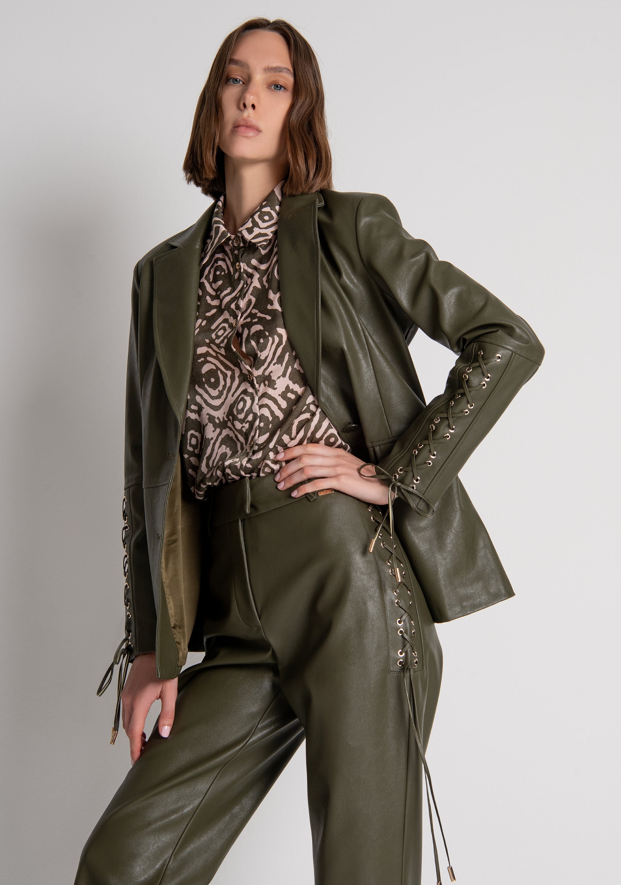 Pantalone regular in finta pelle FRACOMINA — immagine 1 di 6