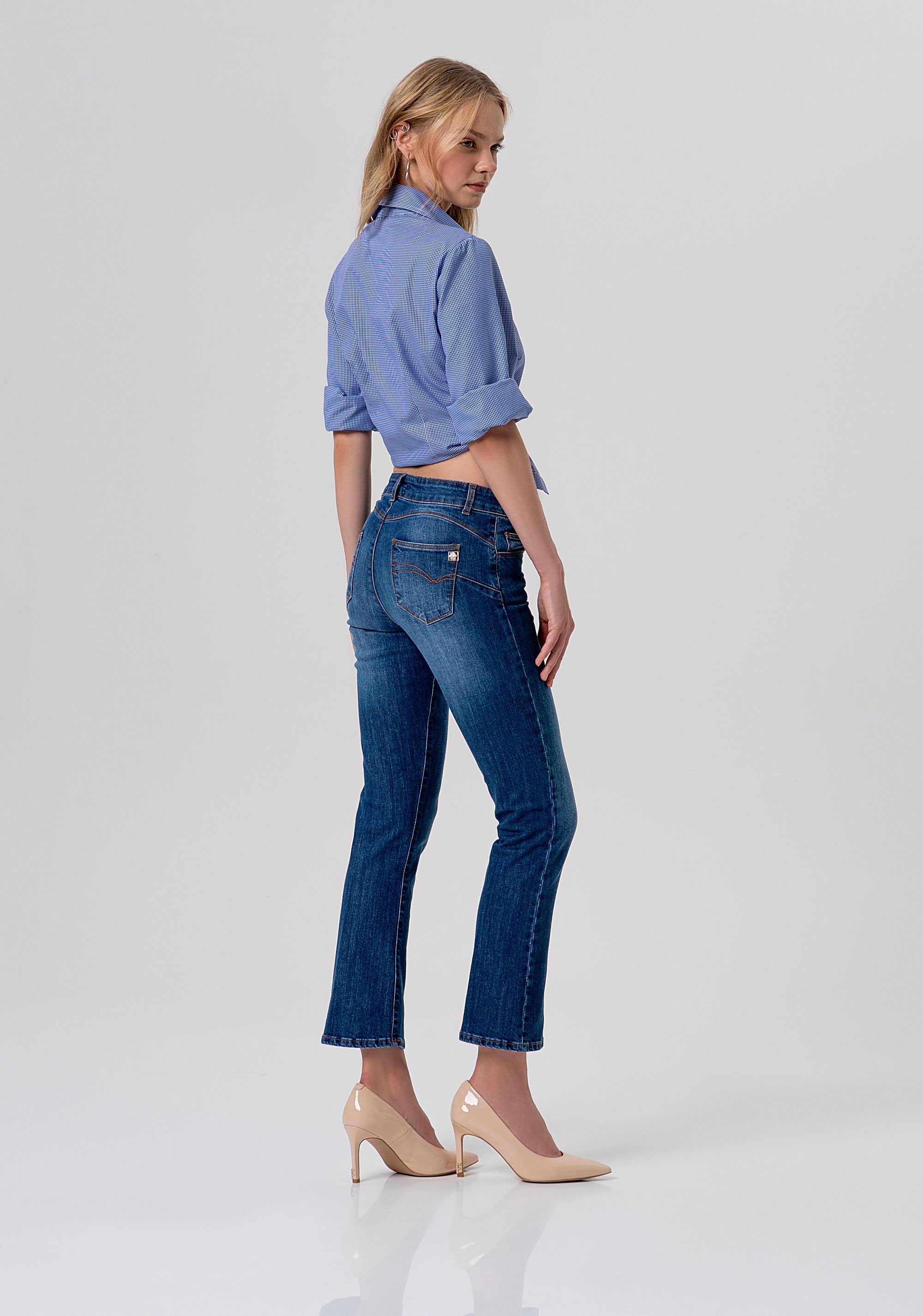 Jeans cropped effetto push up in denim con lavaggio medio FY26SV8030D40103-258 Fracomina