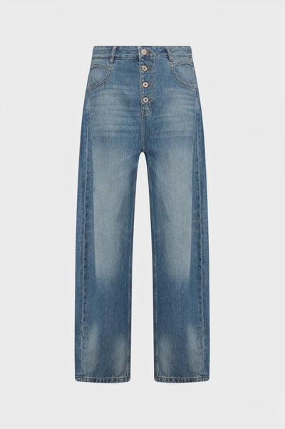 Jeans carrot in denim con lavaggio medio