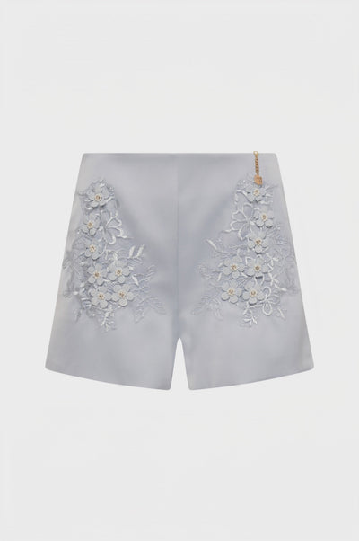 Pantaloncino regular in raso con fiori applicati