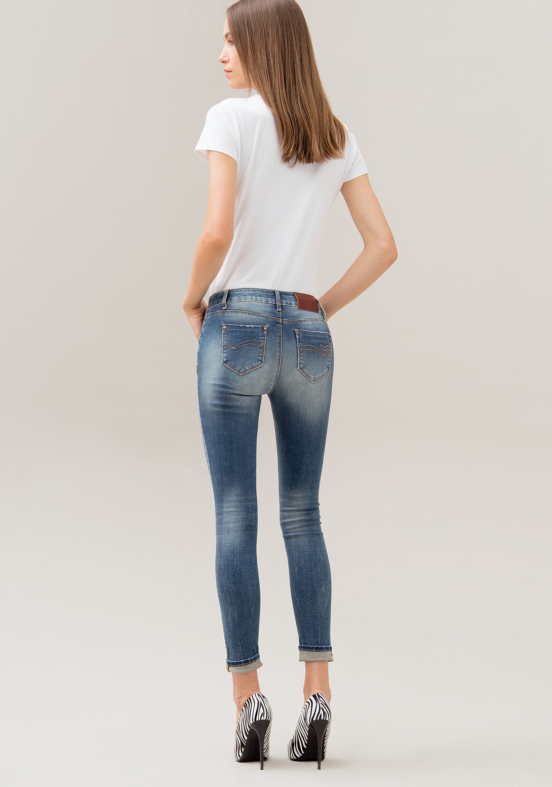 Jeans skinny dal fit second skin in denim con lavaggio medio-FRACOMINA-F120W10001D00702
