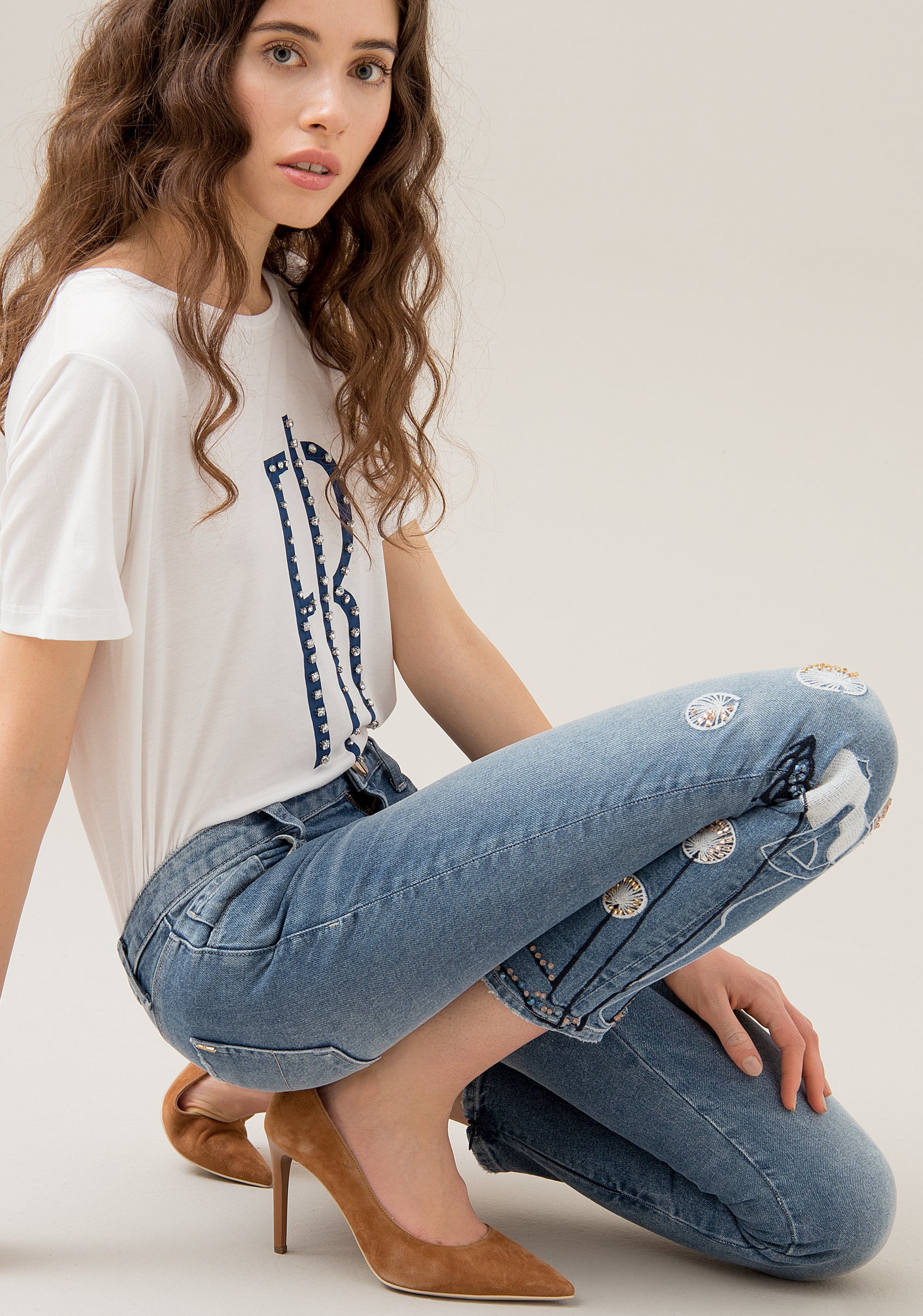 Jeans in denim stretch con lavaggio scuro