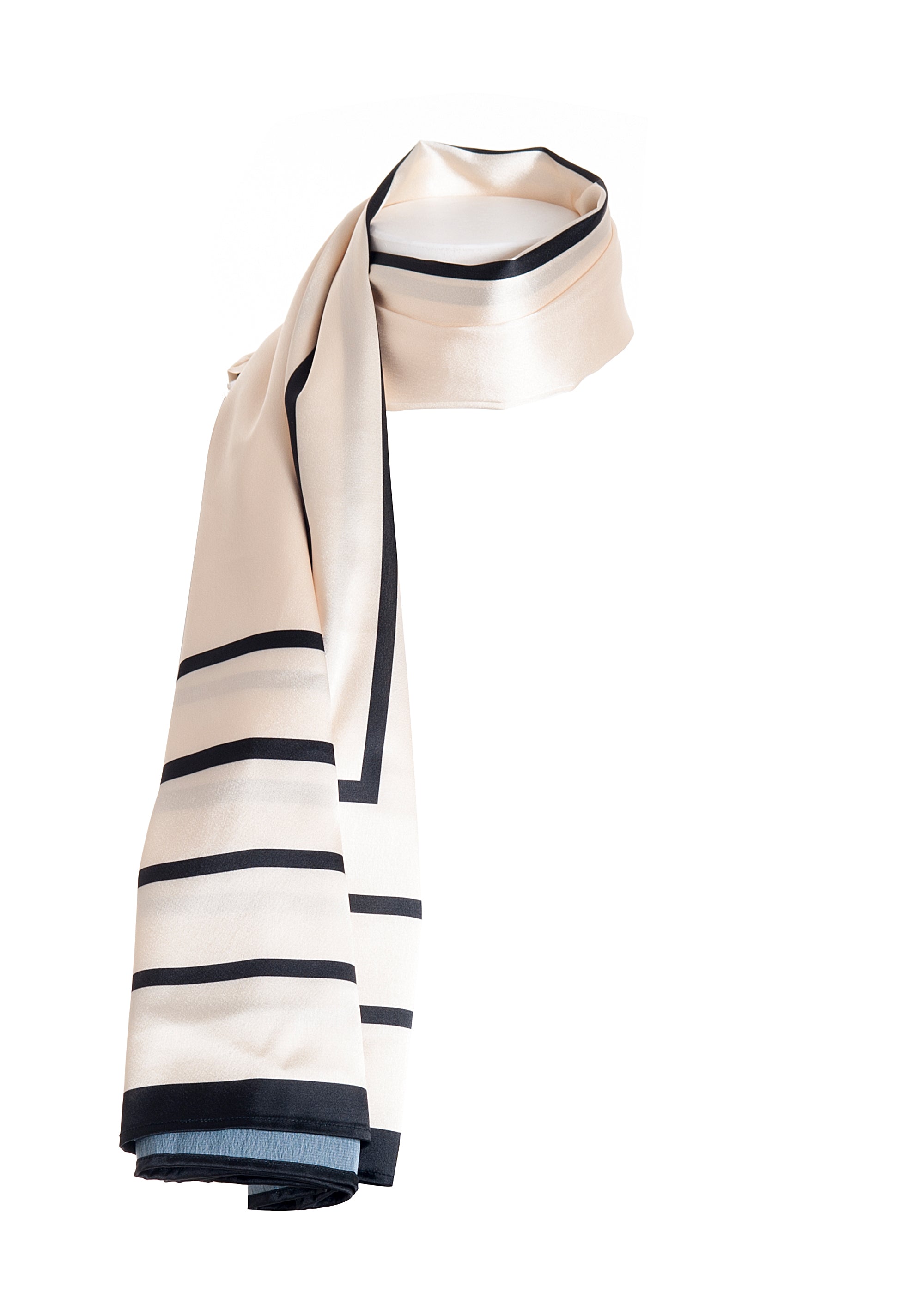 Foulard regular con fantasia geometrica