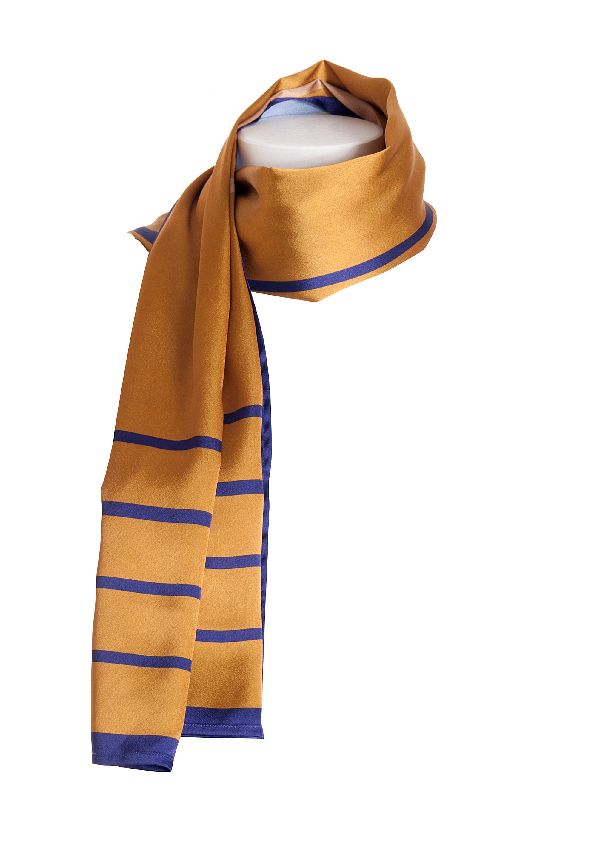 Foulard regular con fantasia geometrica in raso