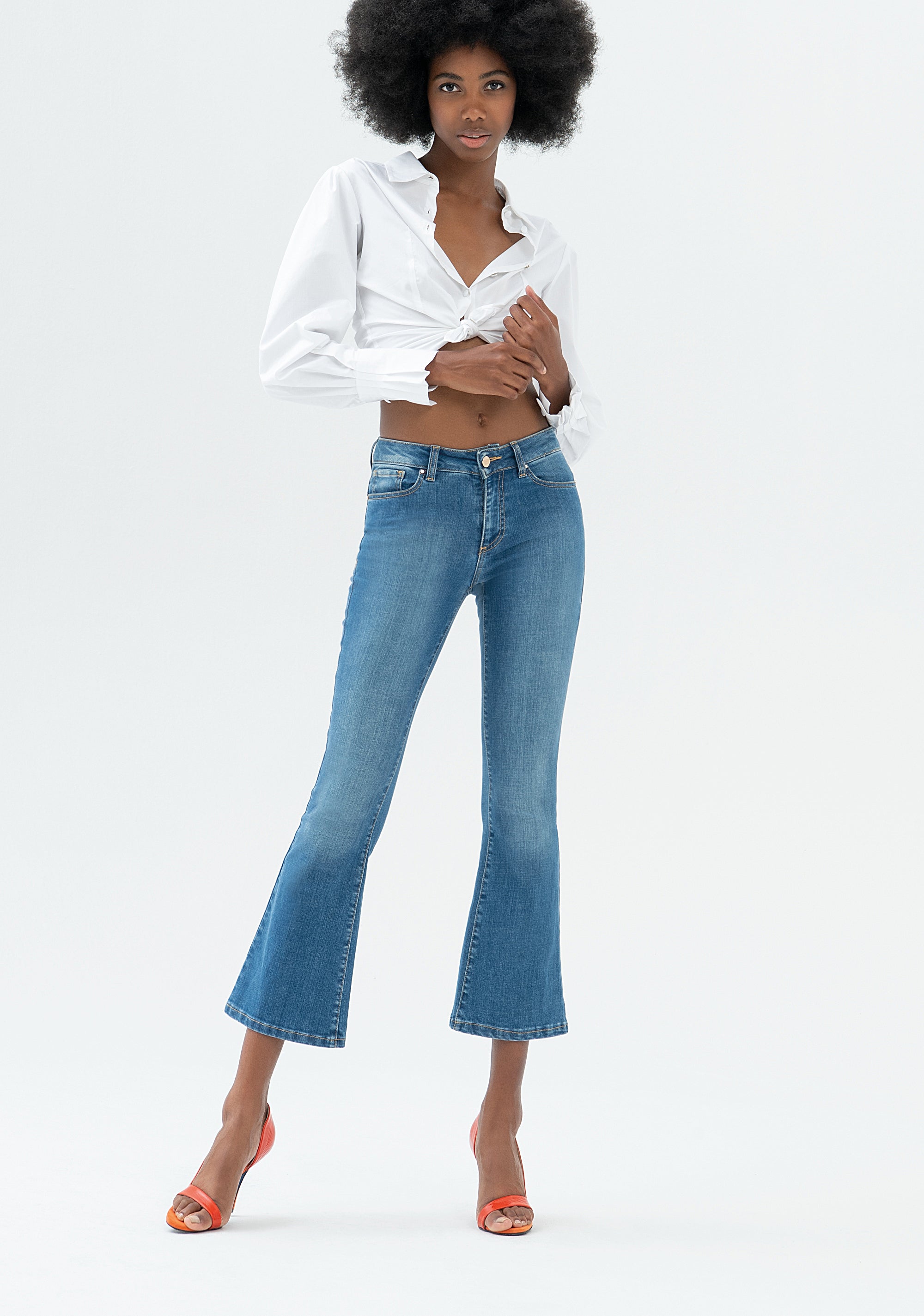 Jeans Bella flare cropped in sofisticato denim stretch