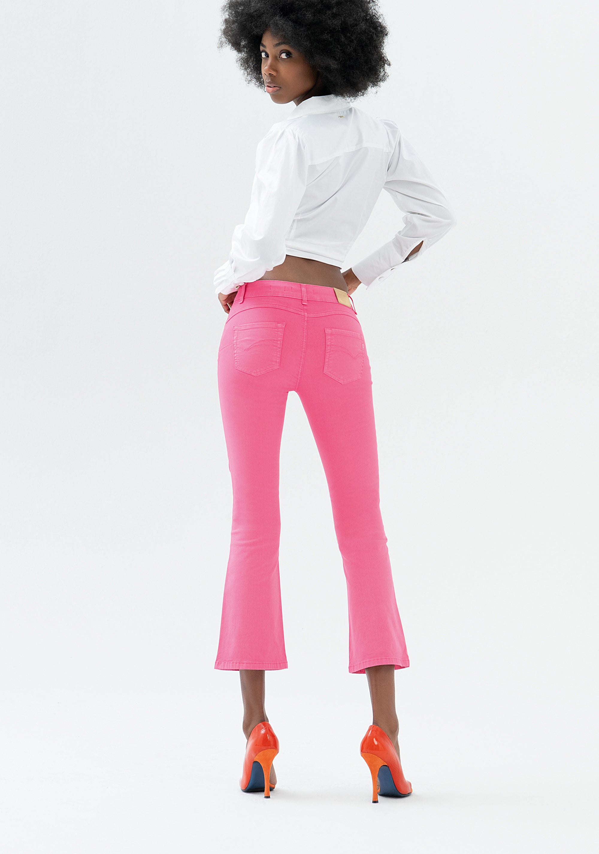 Jeans Bella flare cropped in sofisticato denim stretch colorato