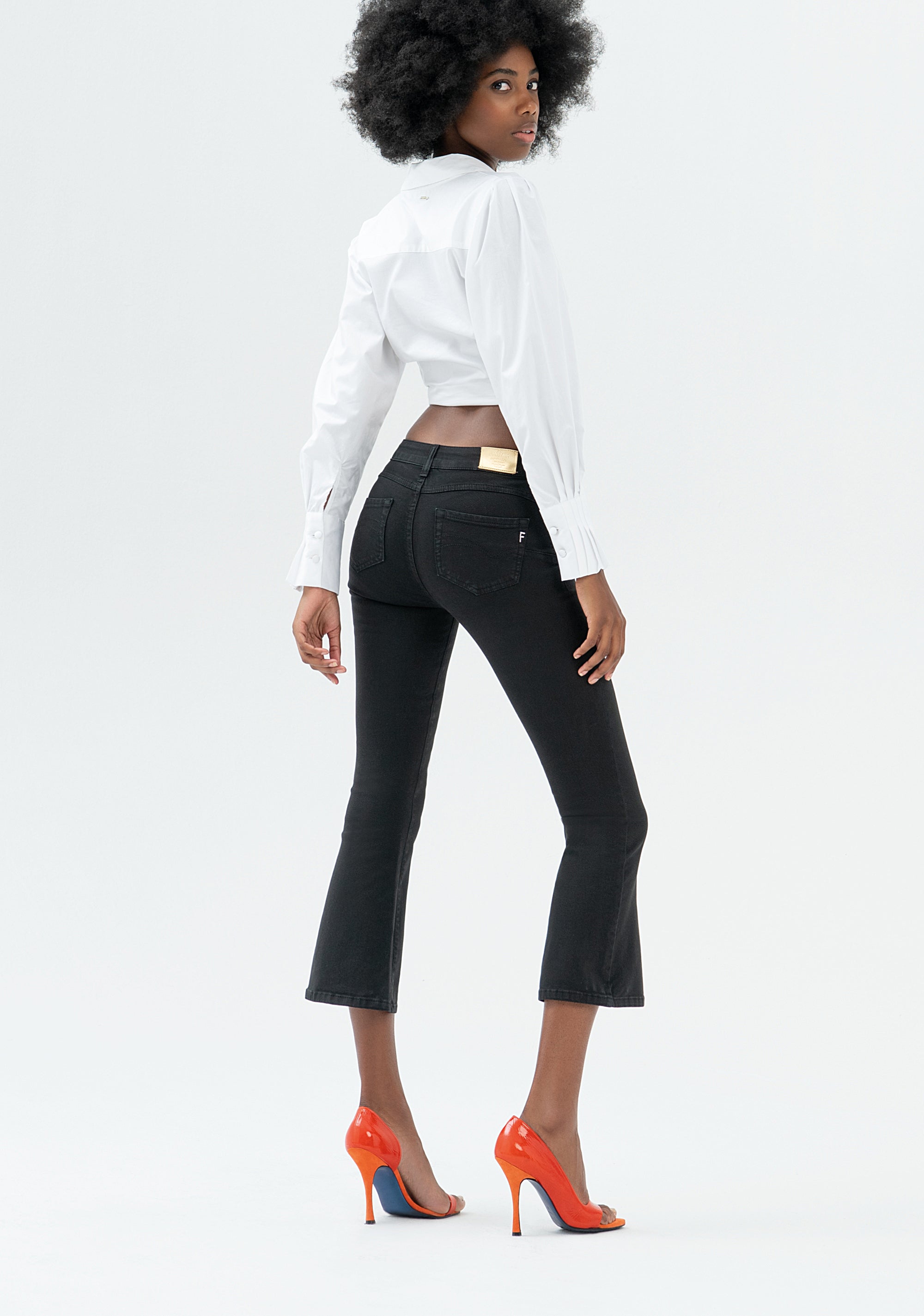 Jeans Bella flare cropped in sofisticato denim stretch colorato