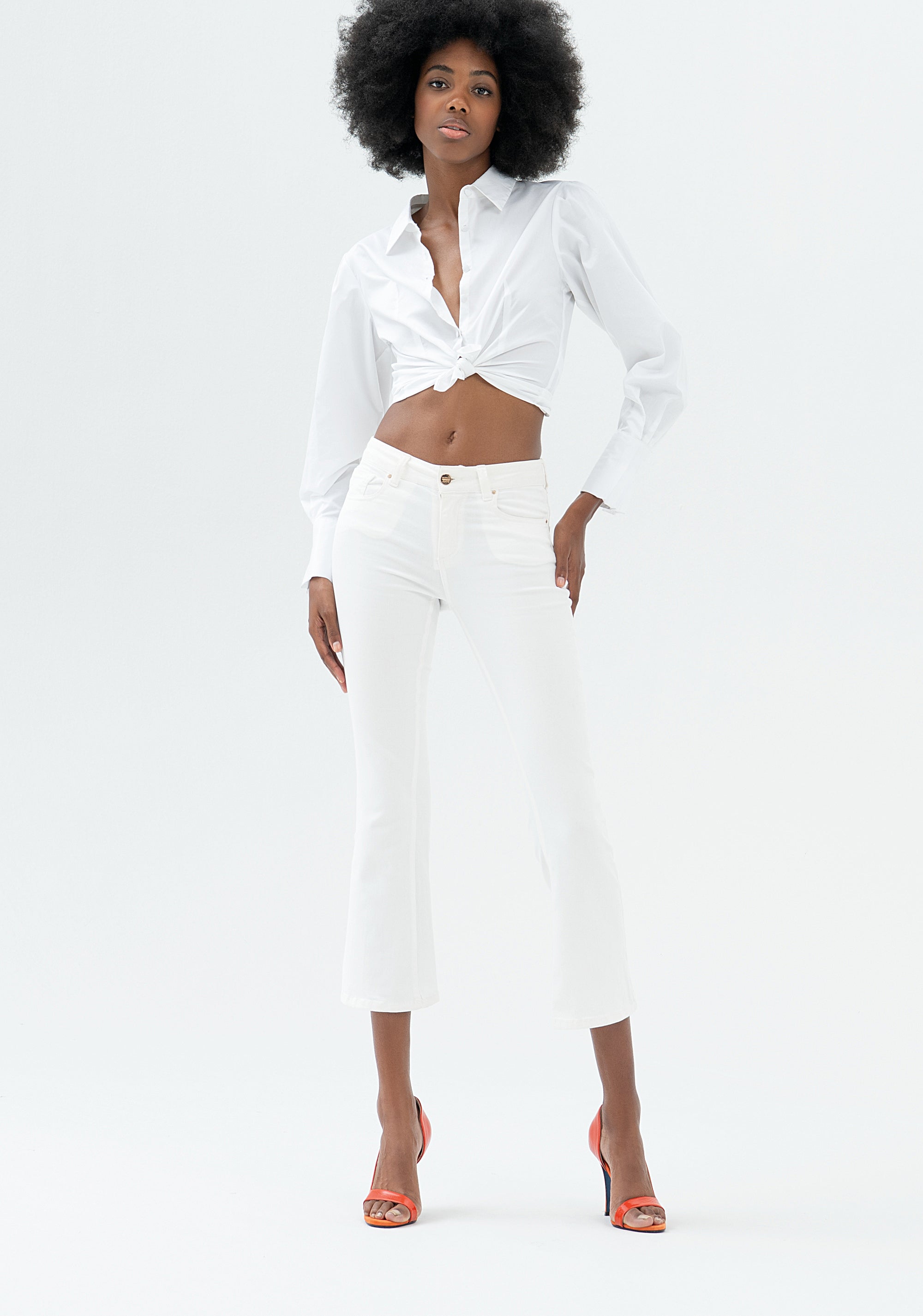 Jeans Bella flare cropped in sofisticato denim stretch colorato