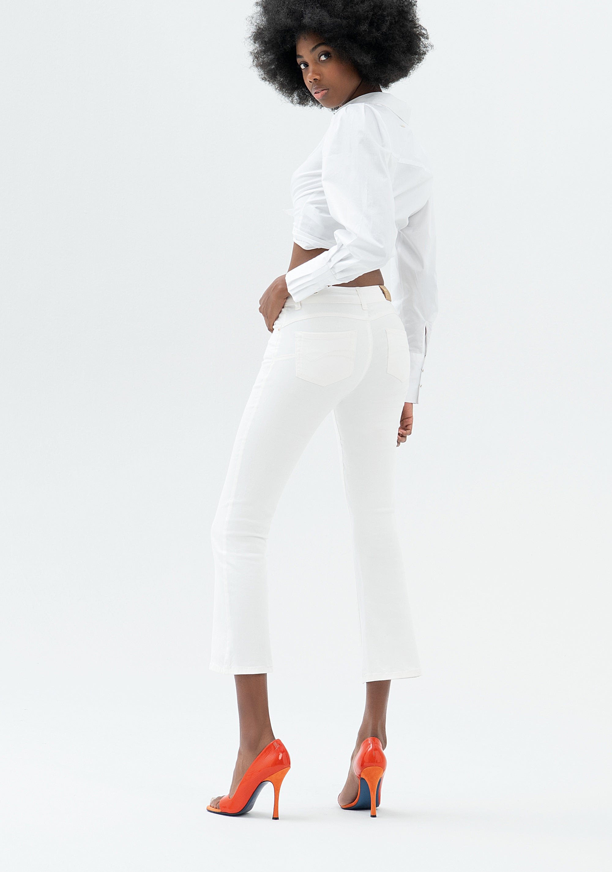 Jeans Bella flare cropped in sofisticato denim stretch colorato