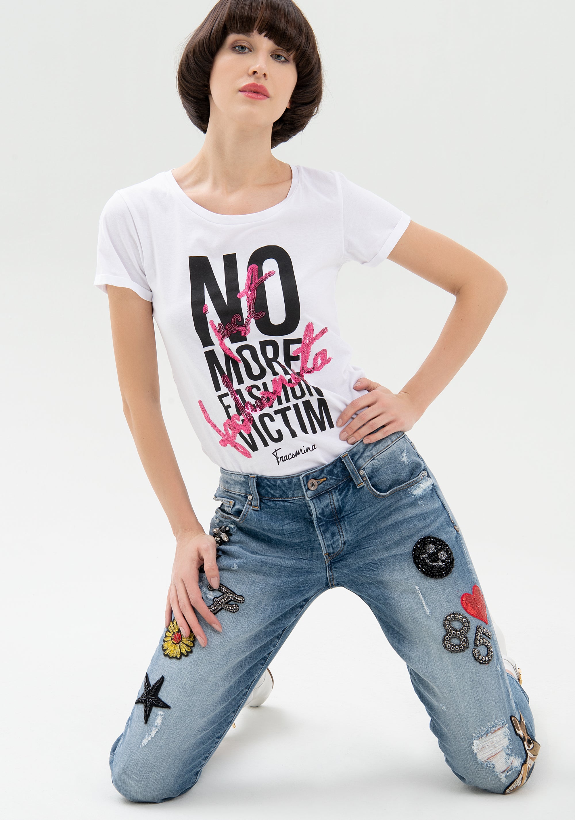 Jeans loose fit cropped in denim con lavaggio medio