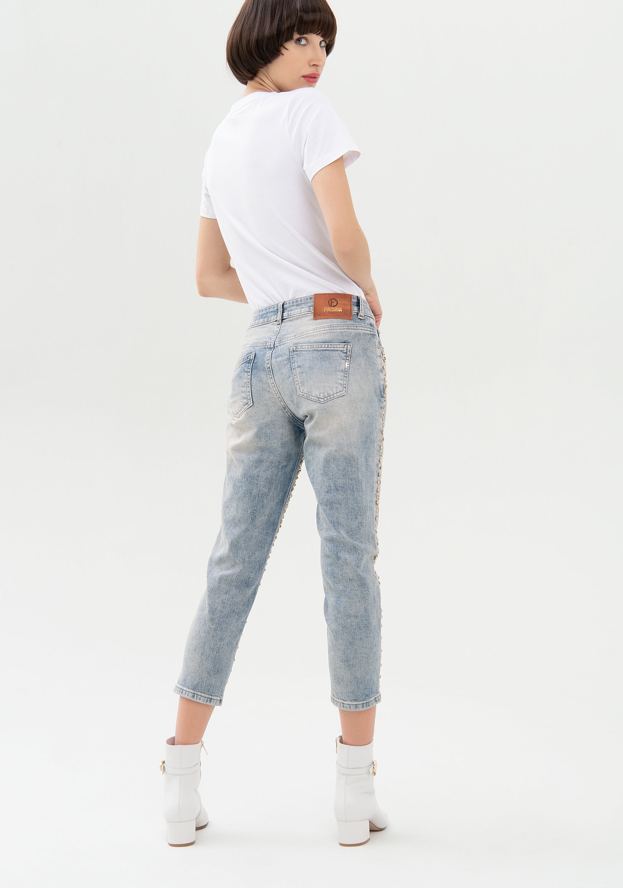 Jeans loose fit cropped in denim con lavaggio bleached