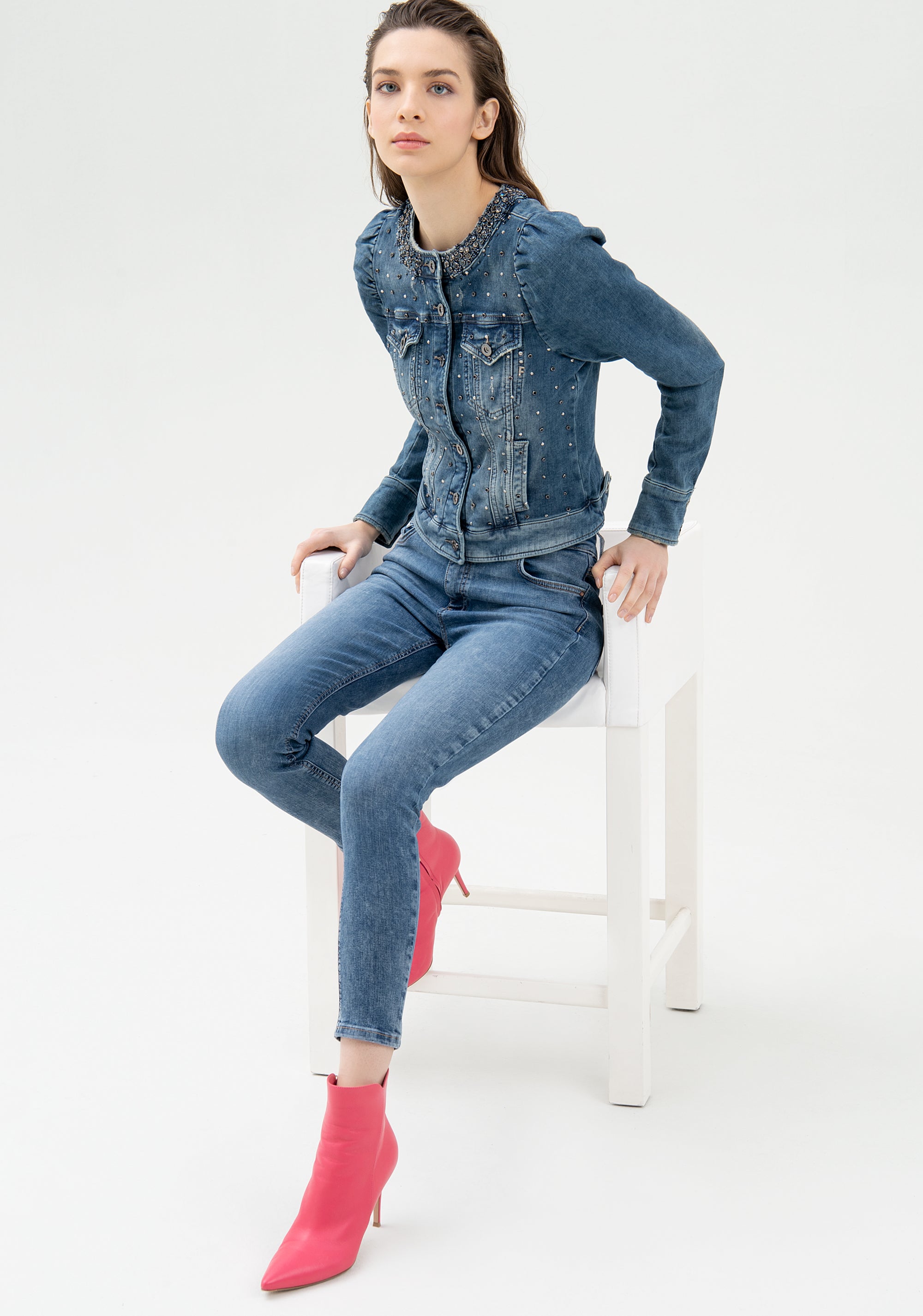 Jeans skinny in denim stretch con lavaggio medio