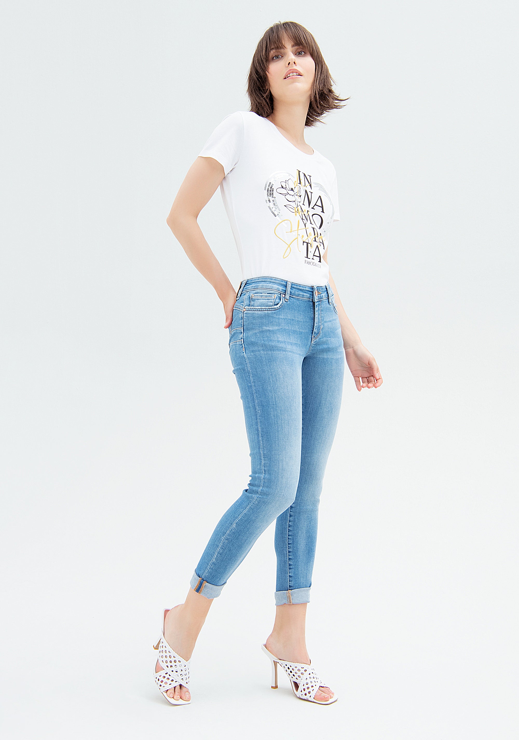 Jeans slim effetto push up in denim con lavaggio chiaro