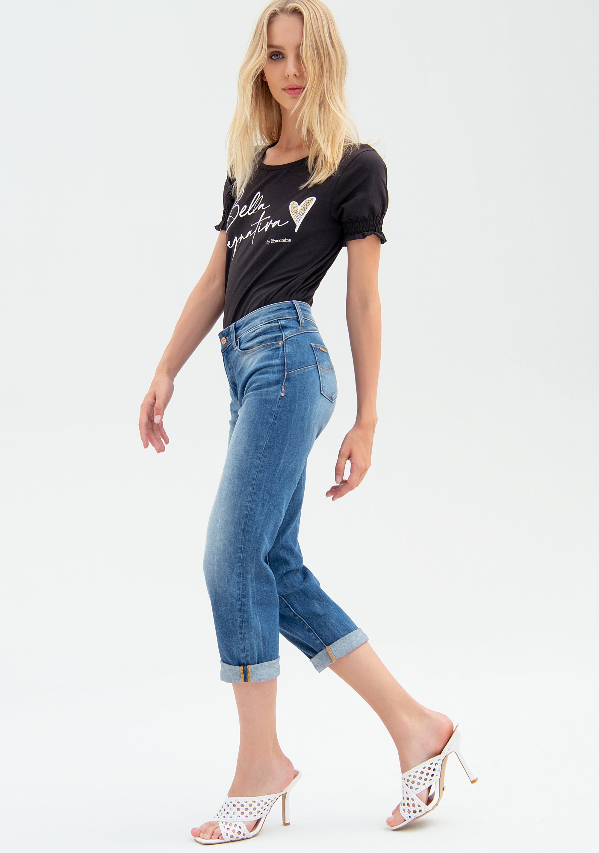 Jeans boyfriend cropped in denim con lavaggio medio