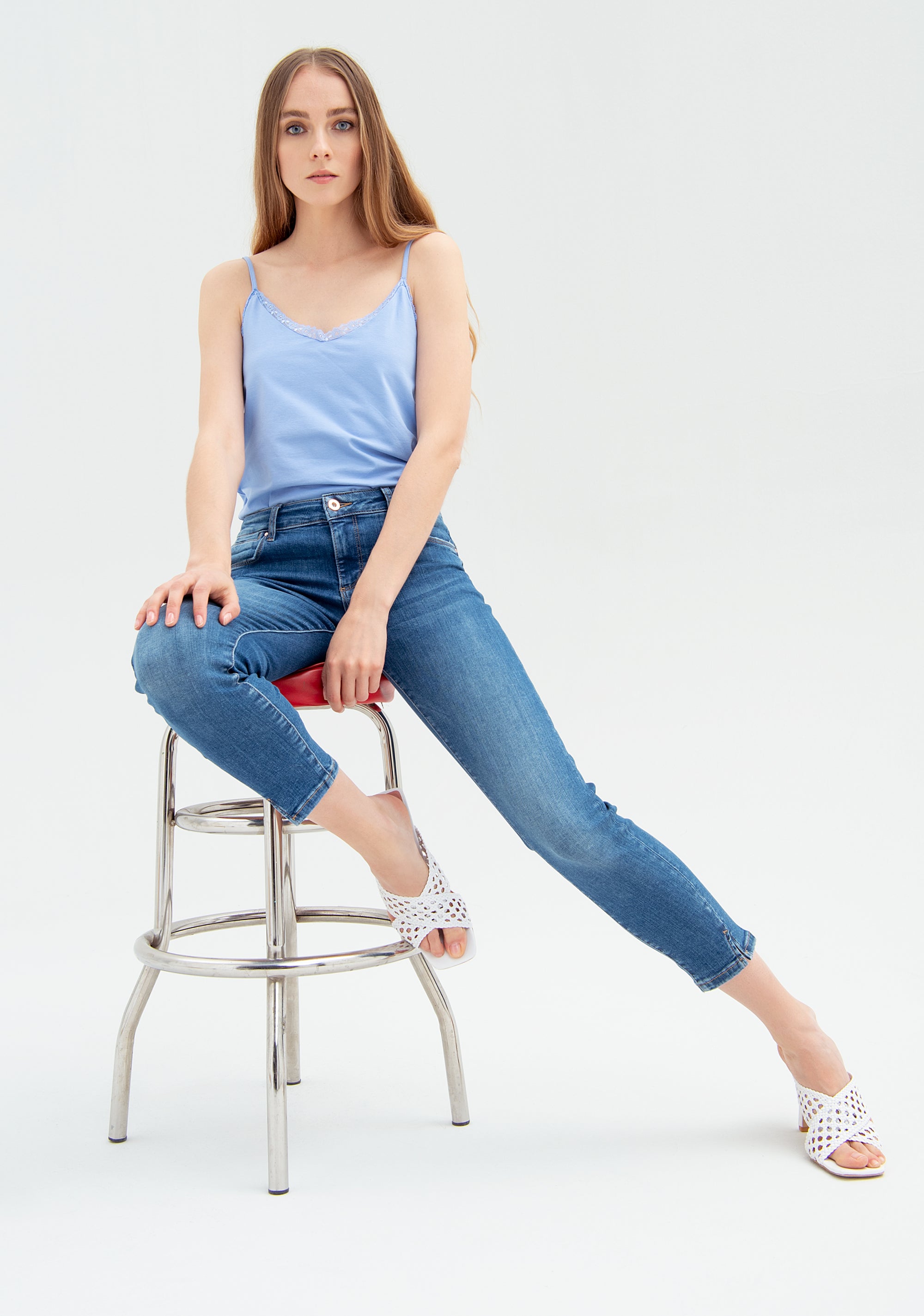 Jeans slim effetto push up in denim con lavaggio medio