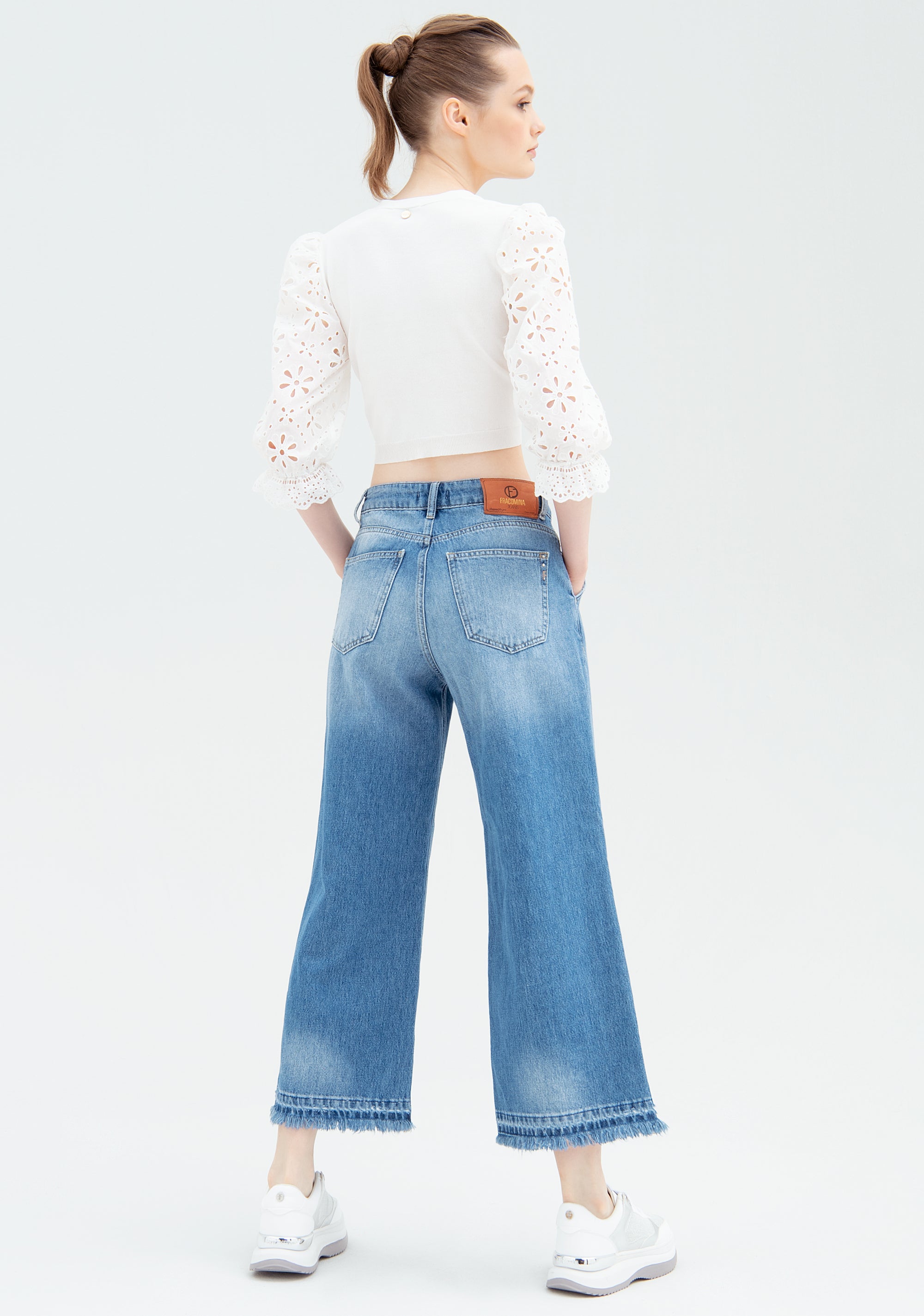 Jeans culotte cropped in denim con lavaggio medio