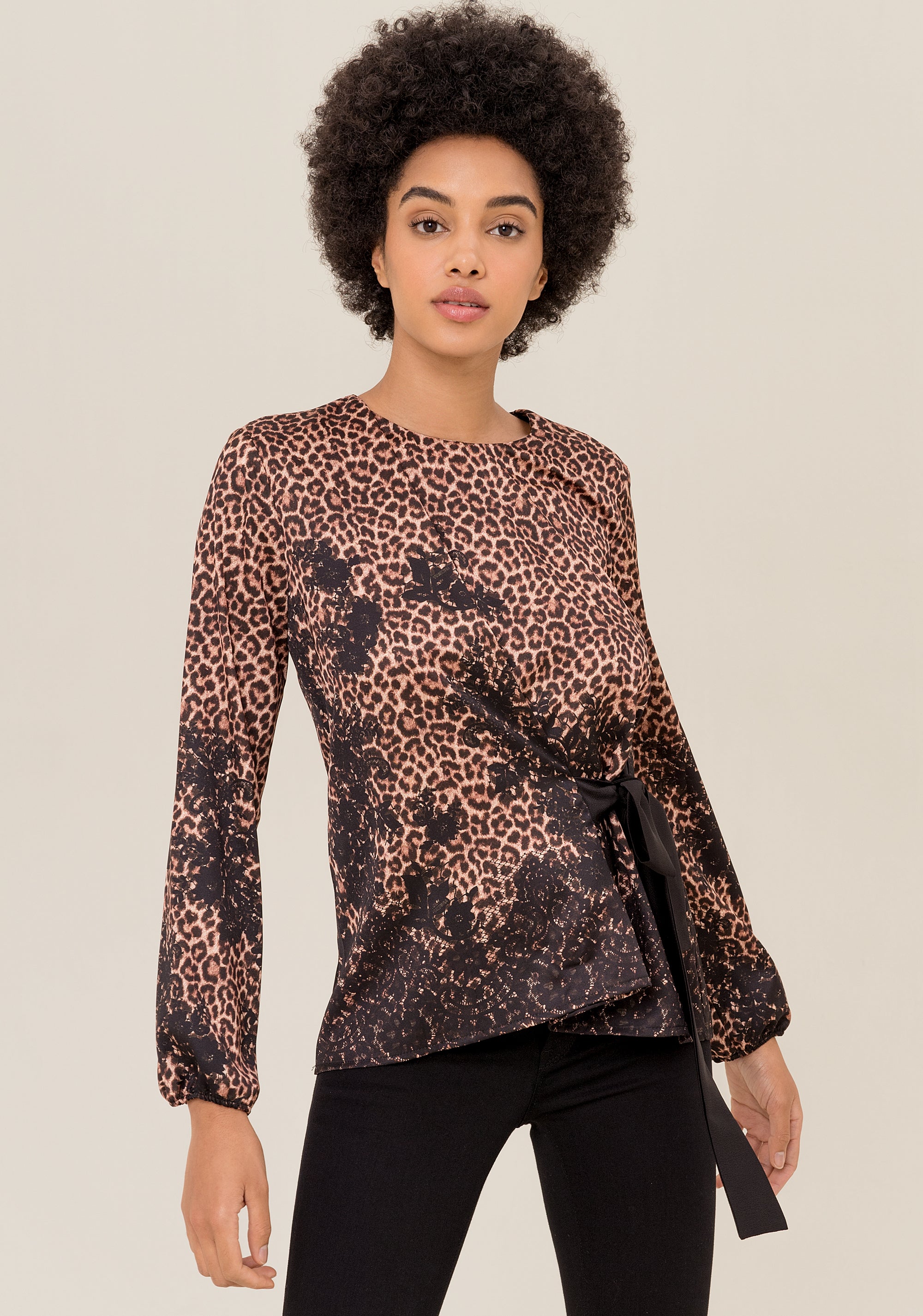 Blusa leopardata con fiocco-Fracomina-FR19FP061