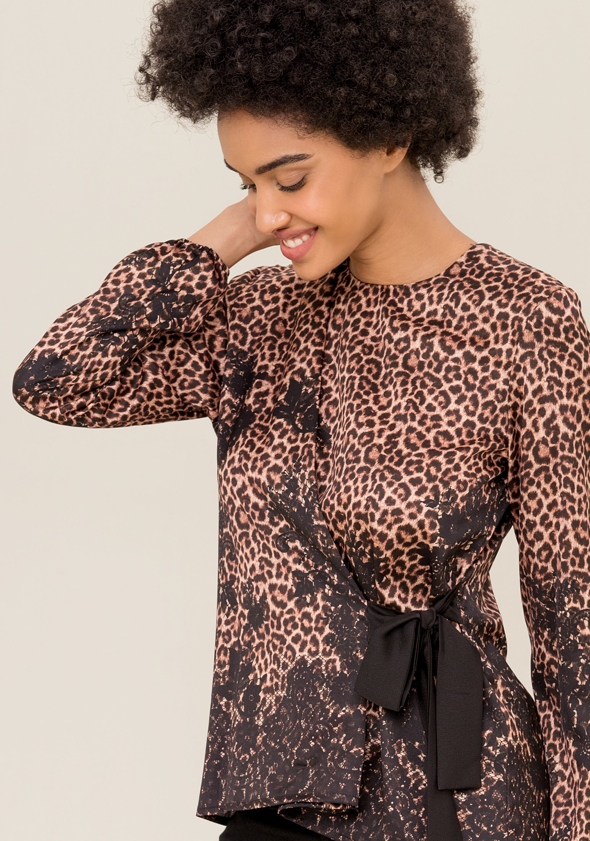 Blusa leopardata con fiocco-Fracomina-FR19FP061