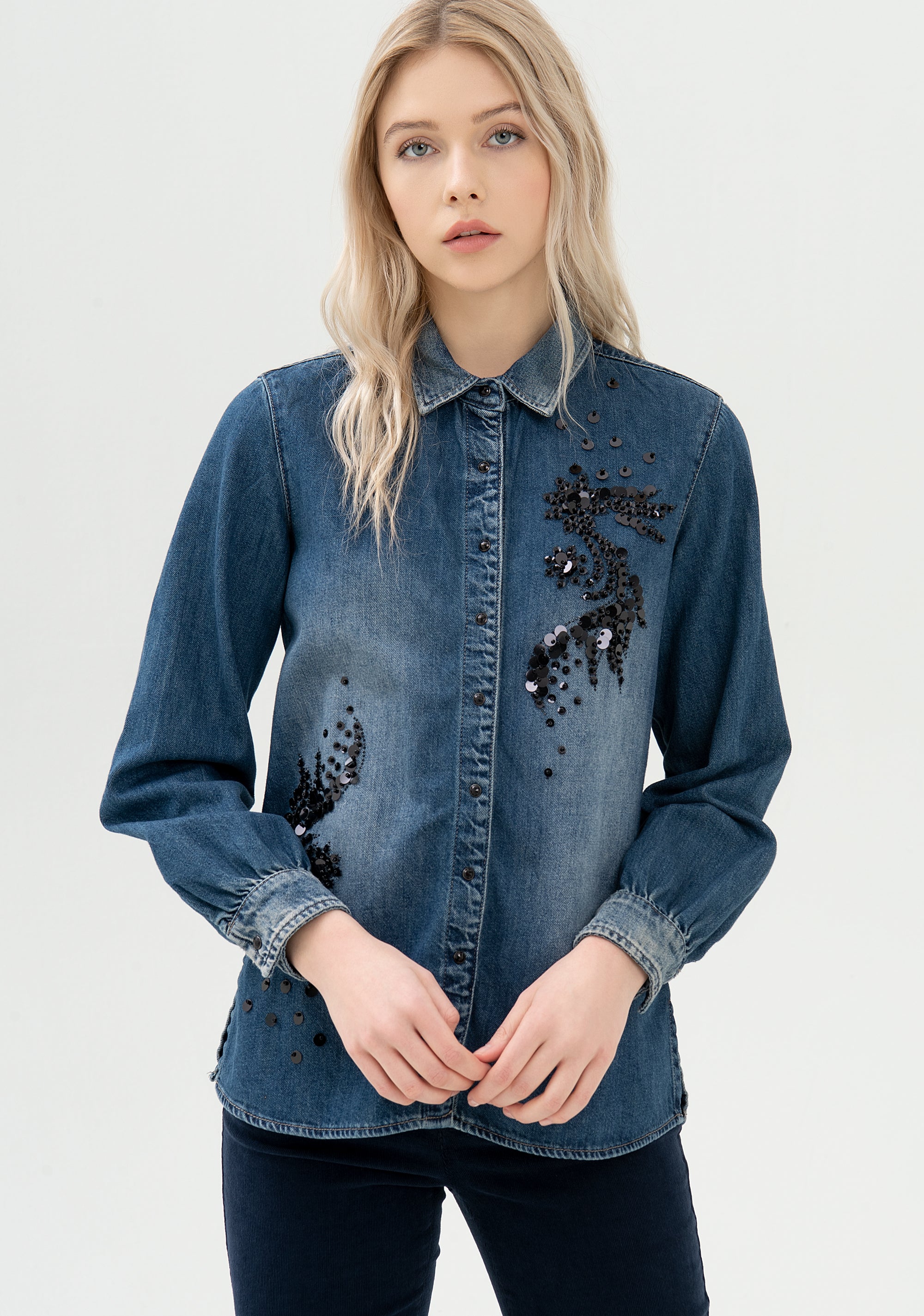 Camicia ampia in denim con lavaggio scuro