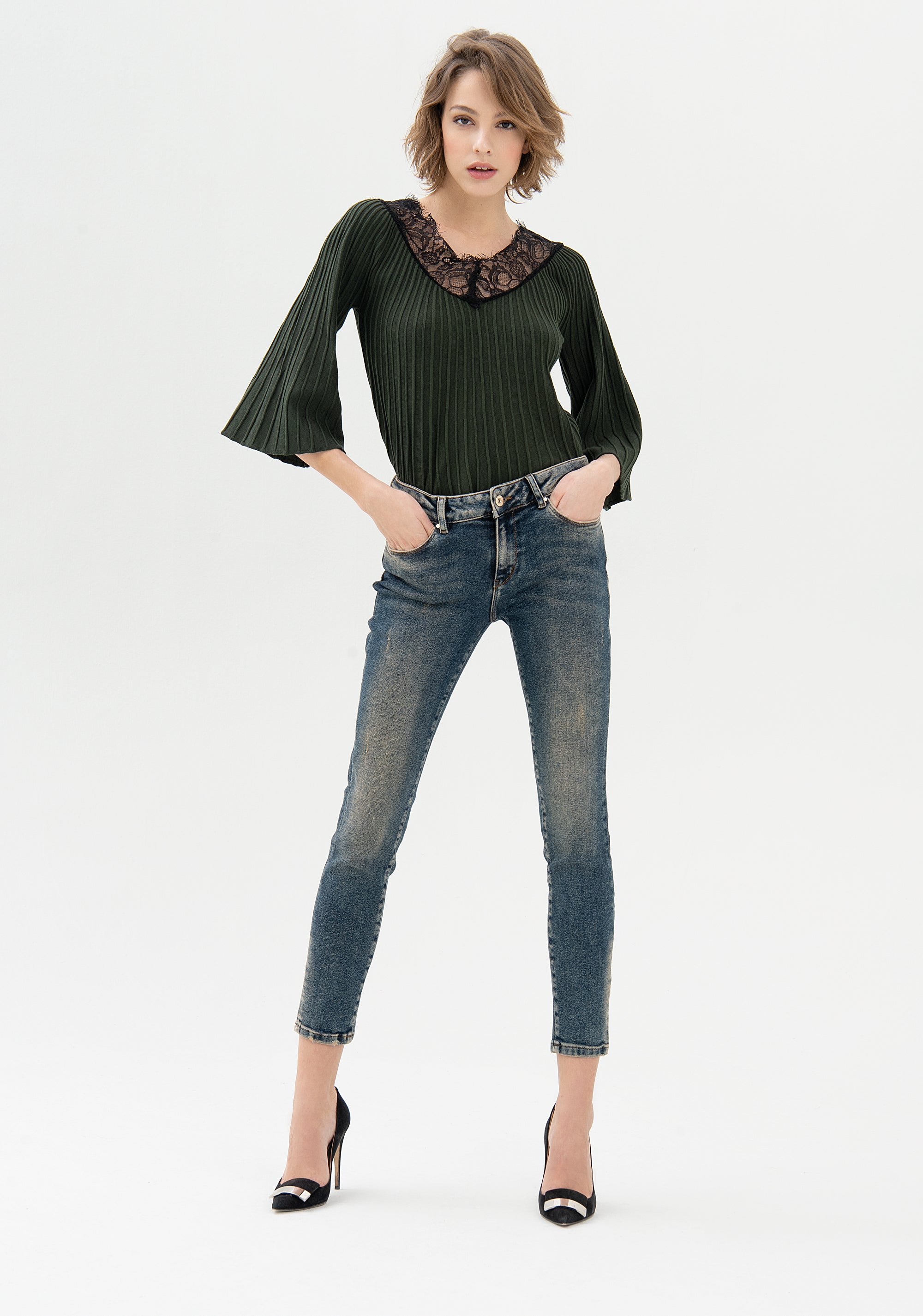 Jeans skinny effetto push up in denim con lavaggio medio