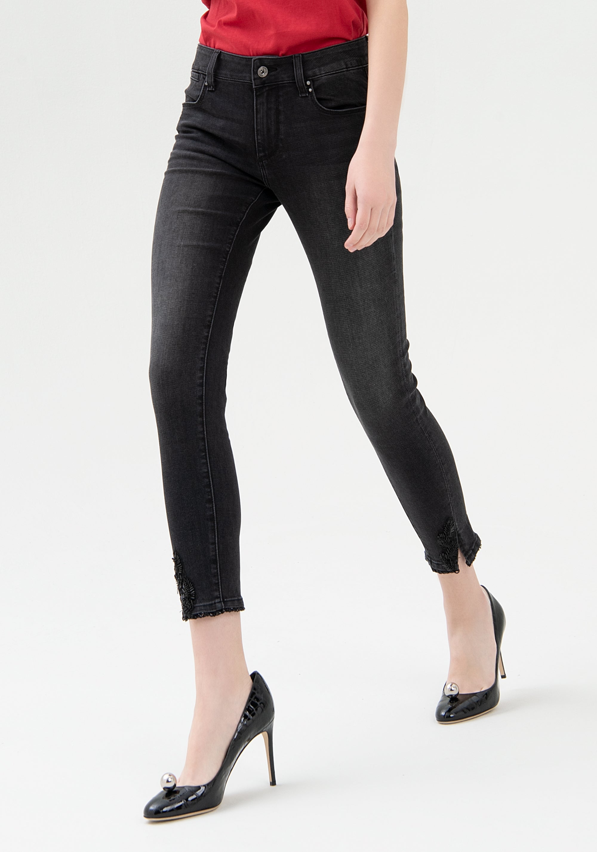 Jeans skinny cropped effetto push up in denim con lavaggio scuro-FRACOMINA-FR21WV9002D40801