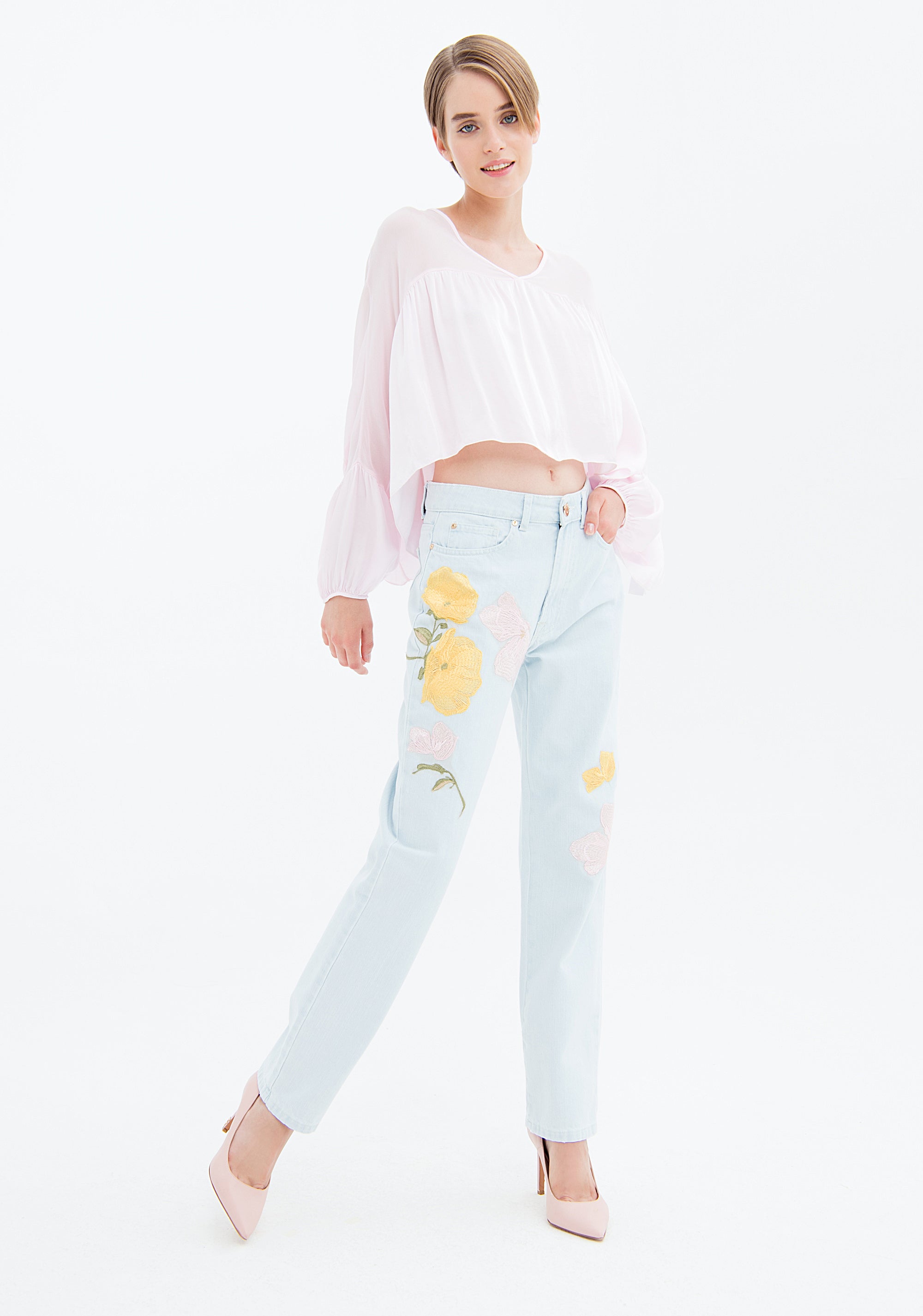 Jeans wide leg in denim con lavaggio chiaro